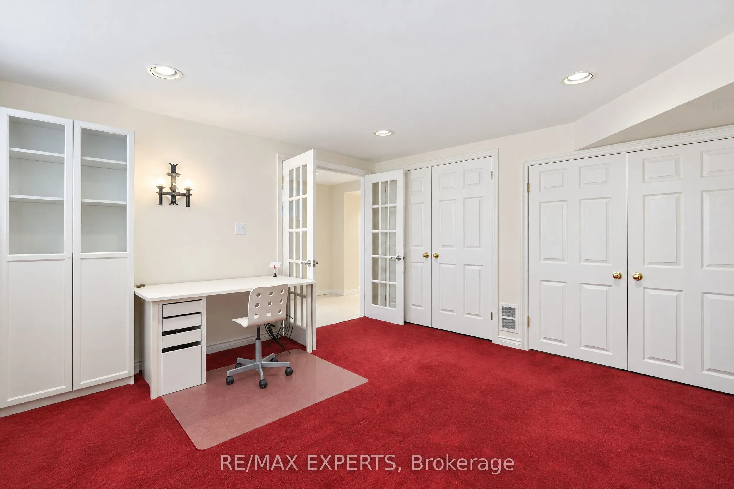 11 Knollside Drive