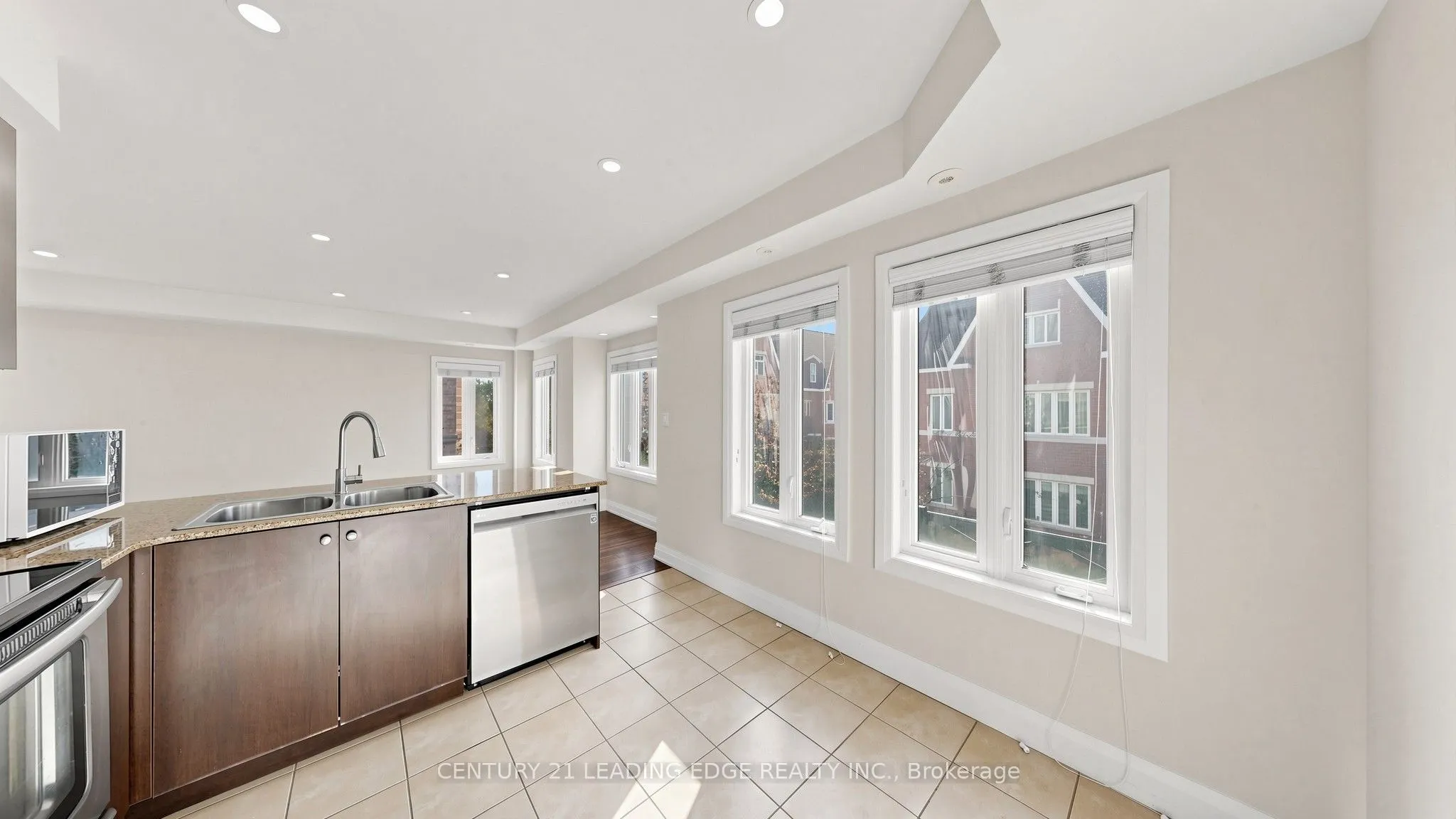 320 John Street #202