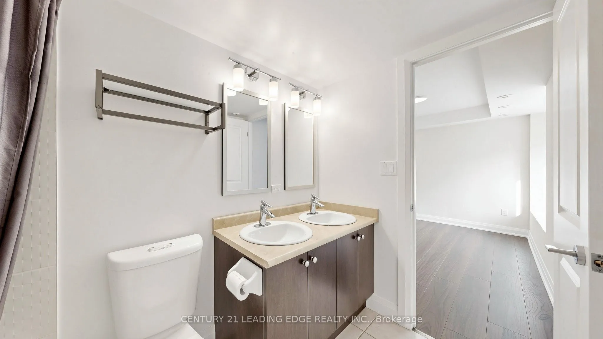 320 John Street #202