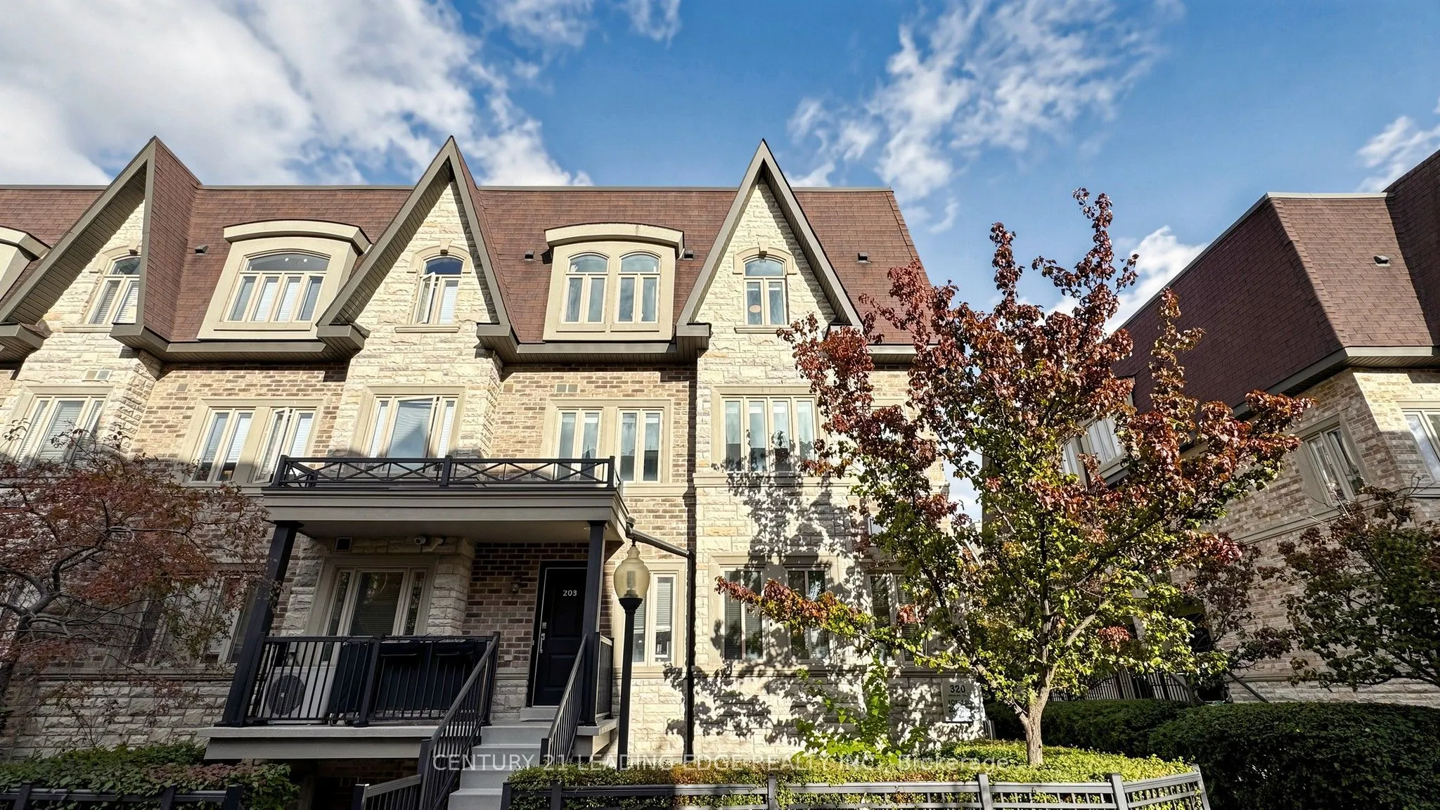 320 John Street #202