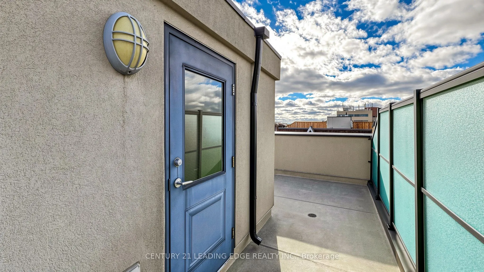 320 John Street #202