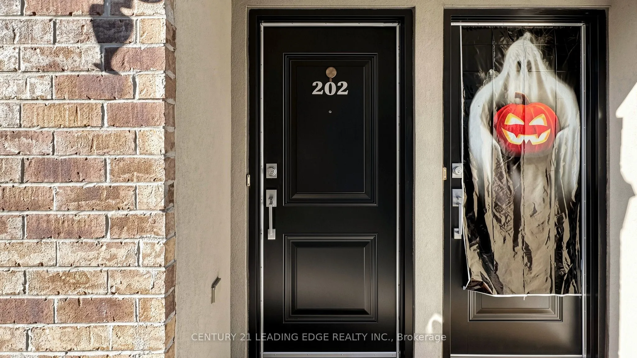 320 John Street #202