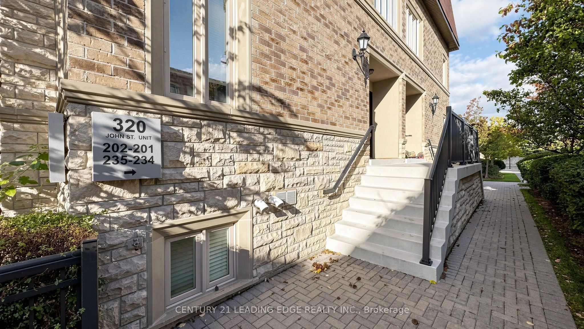 320 John Street #202