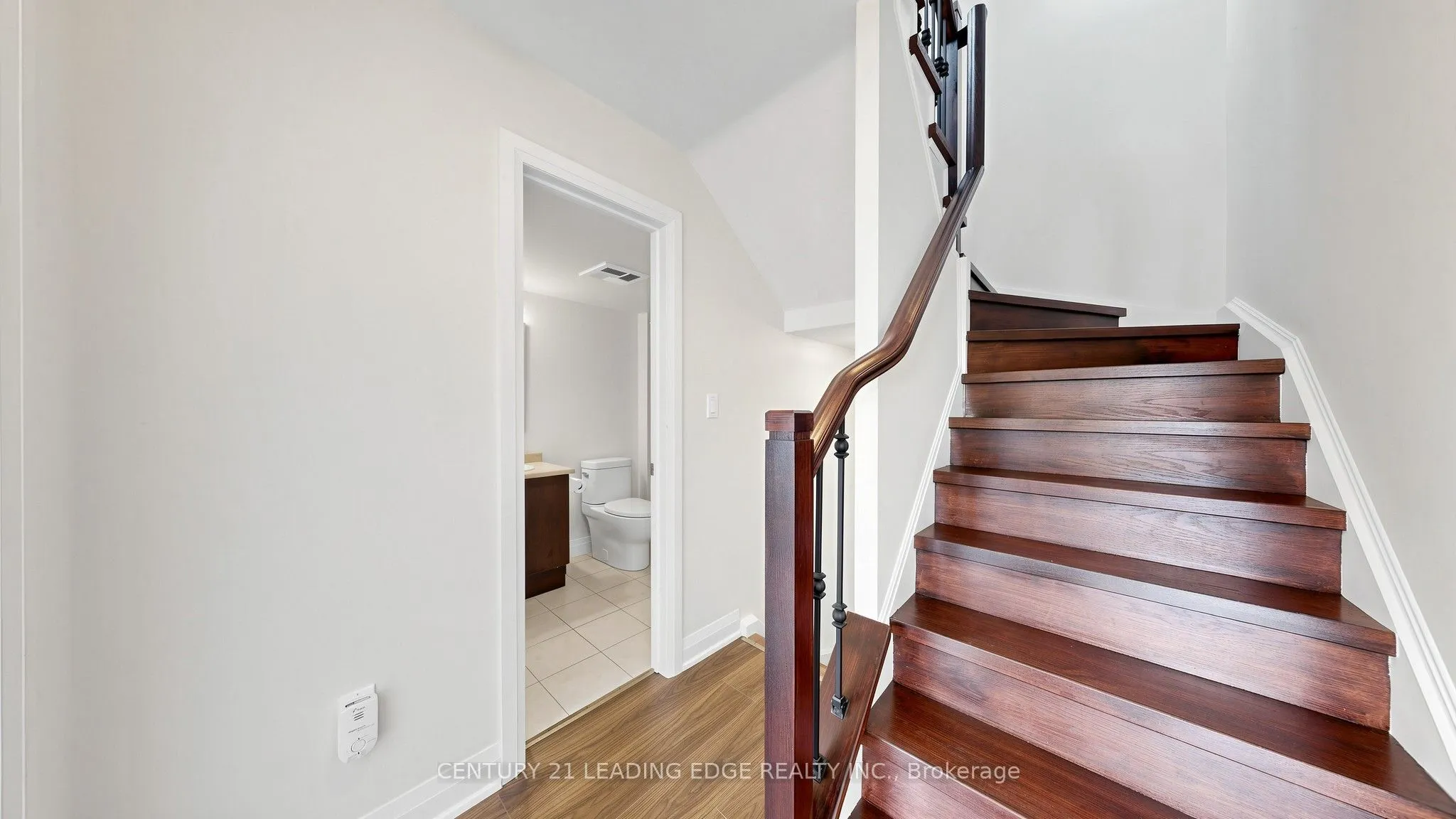 320 John Street #202
