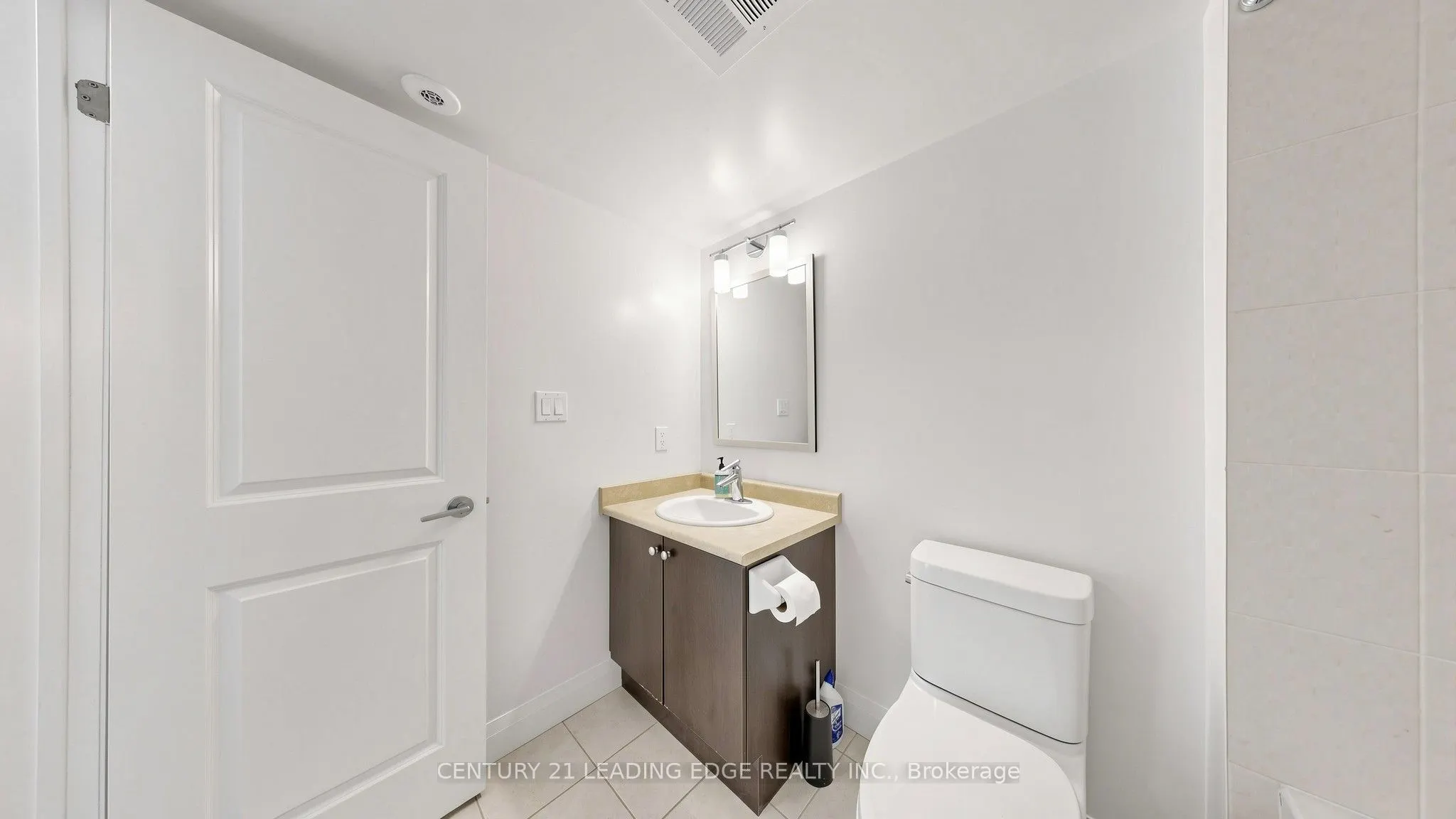 320 John Street #202
