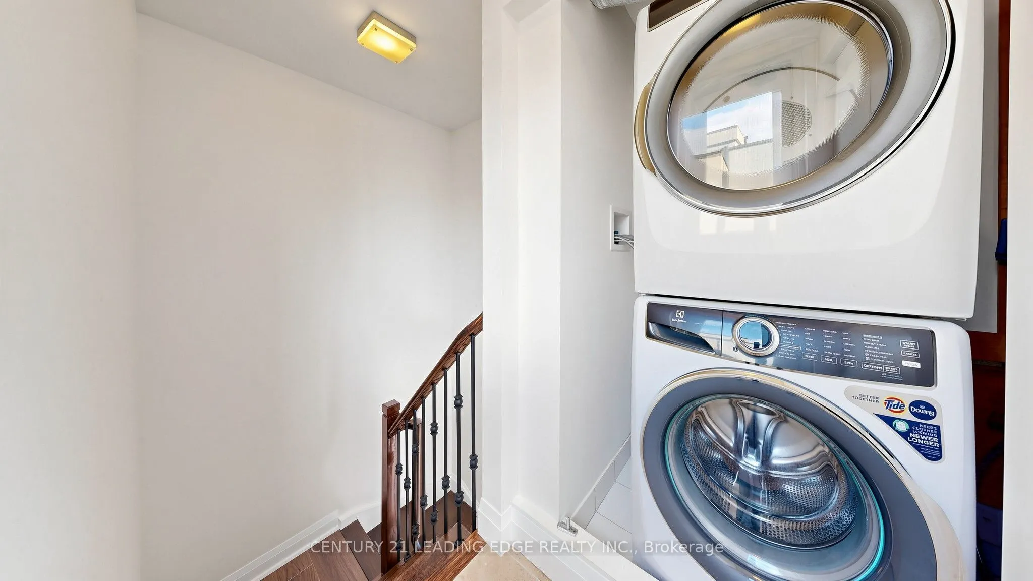 320 John Street #202