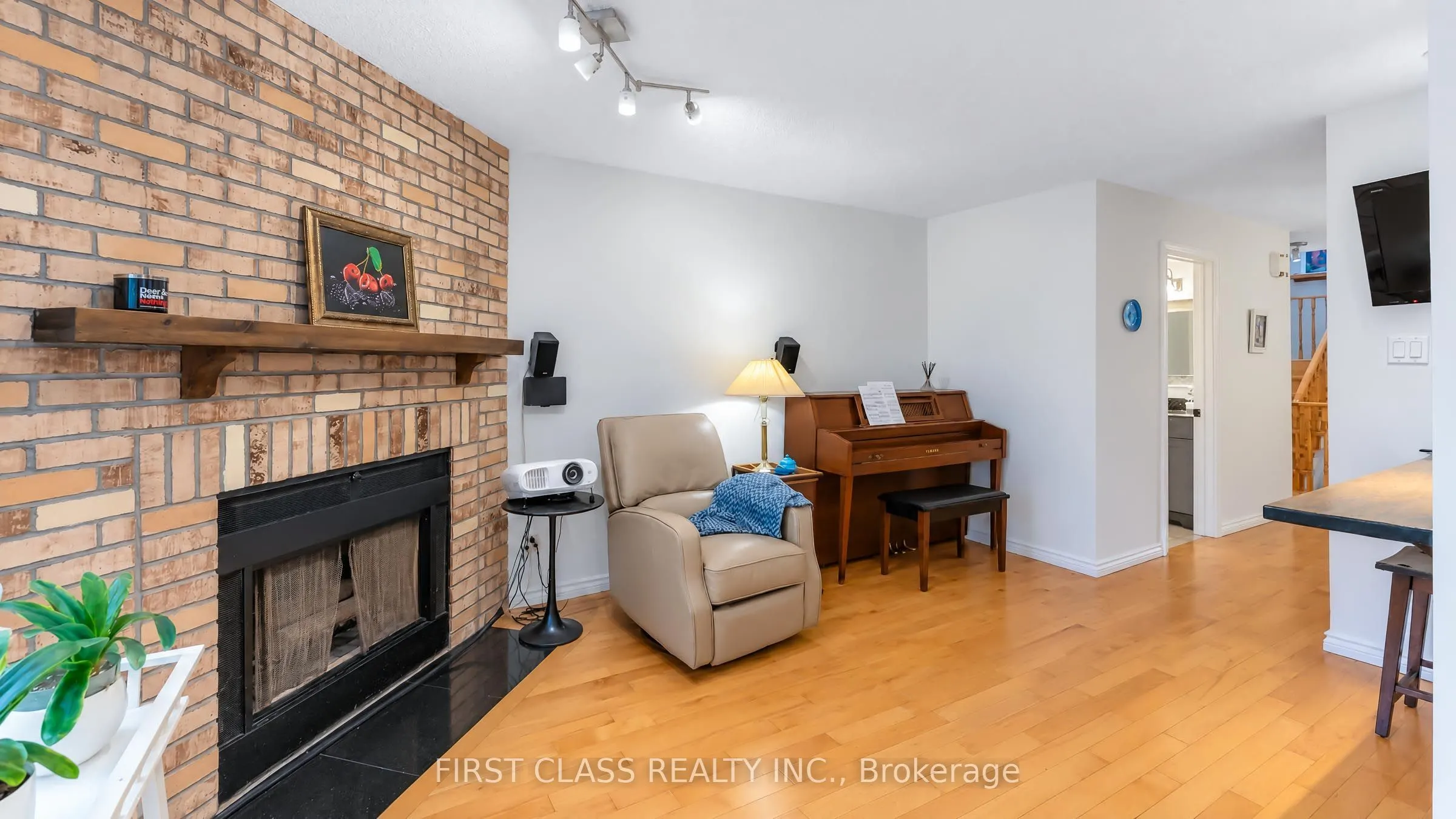 48 Cottonwood Court