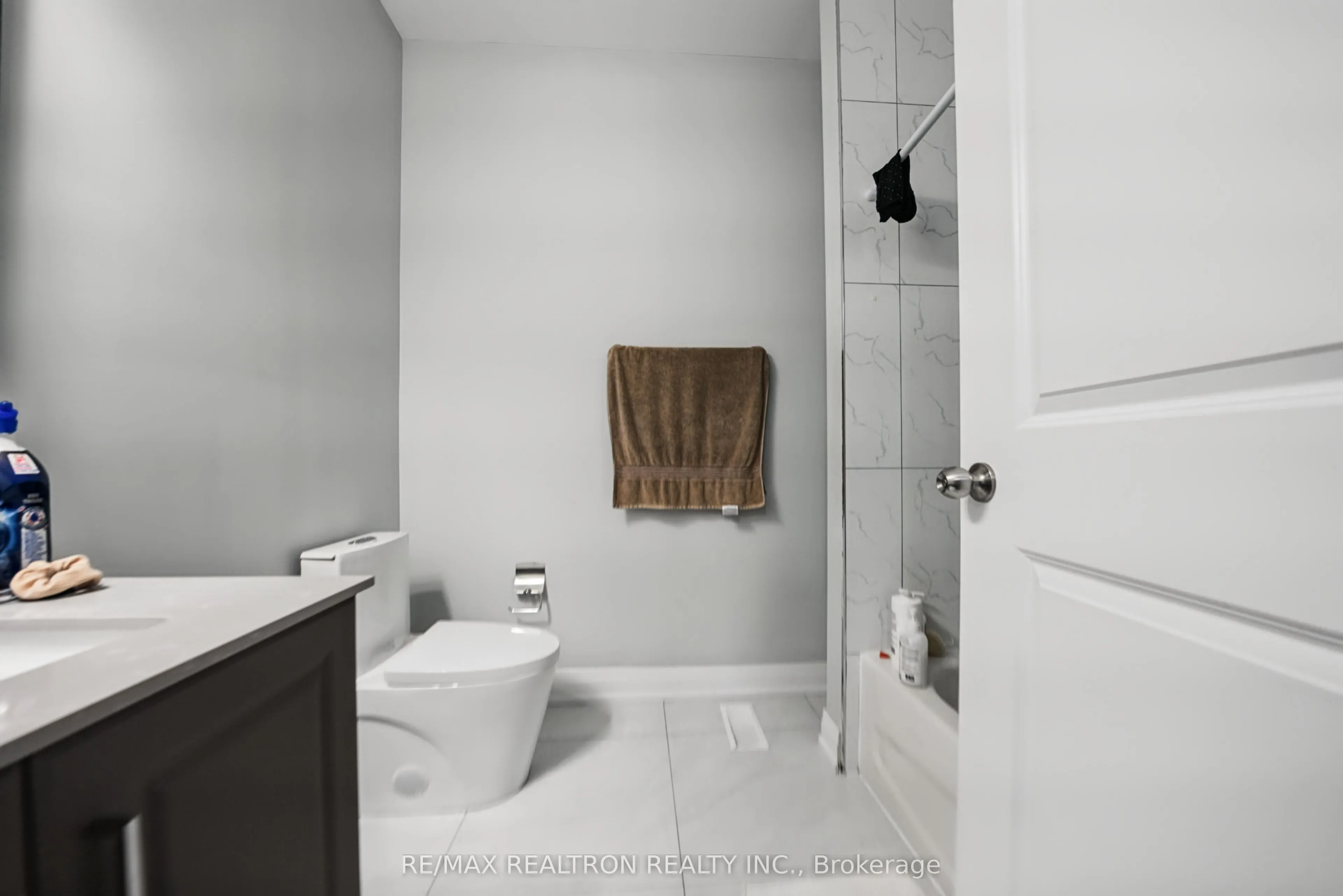 260 Eagle Street #10