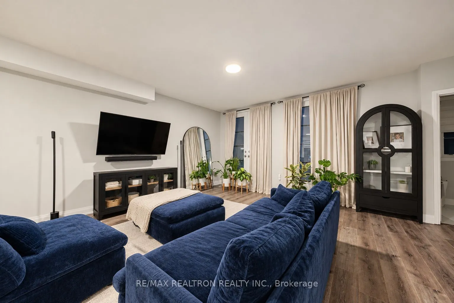 260 Eagle Street #10