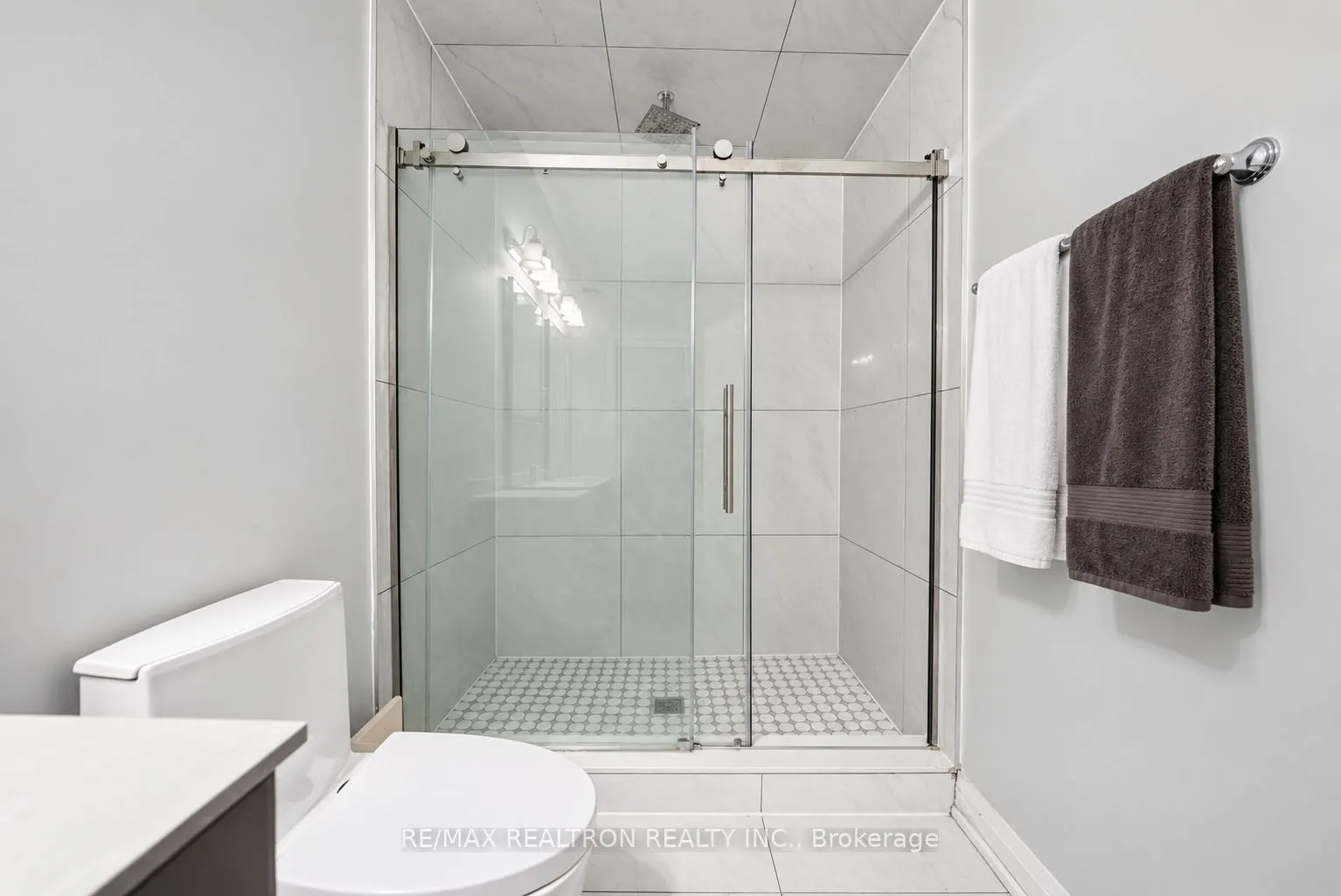 260 Eagle Street #10