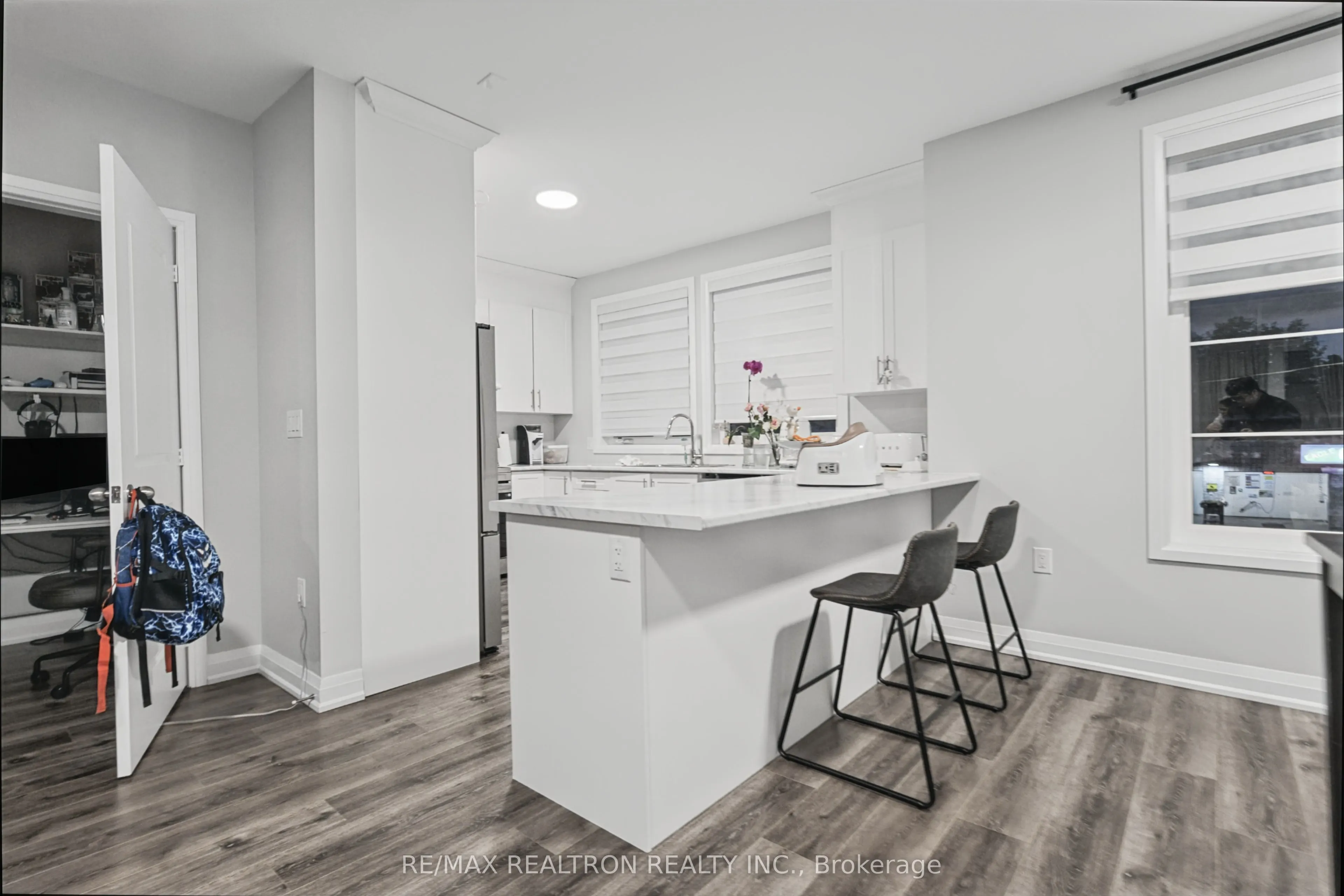 260 Eagle Street #10