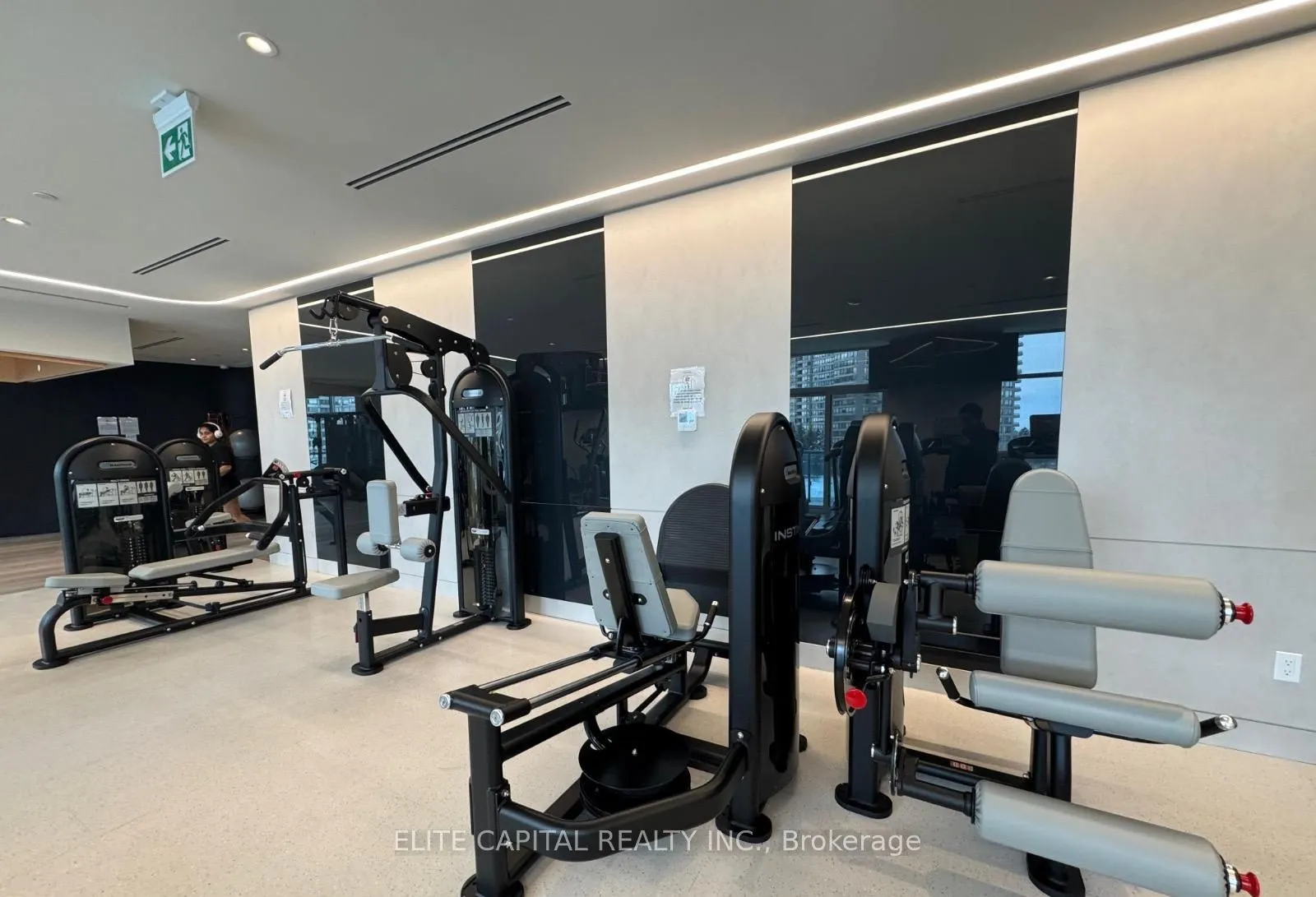 50 Upper Mall Way #428