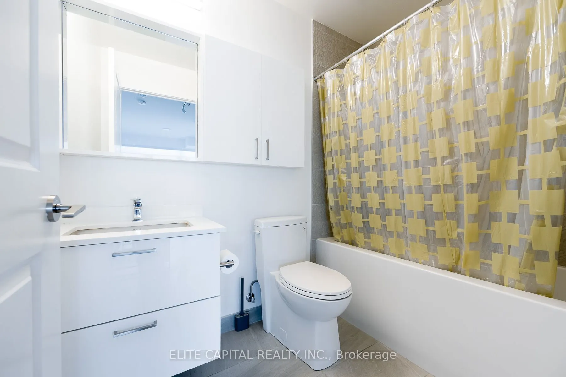50 Upper Mall Way #428