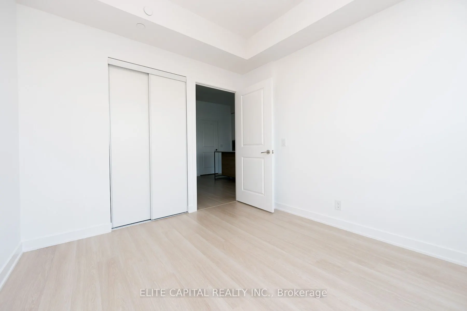 50 Upper Mall Way #428