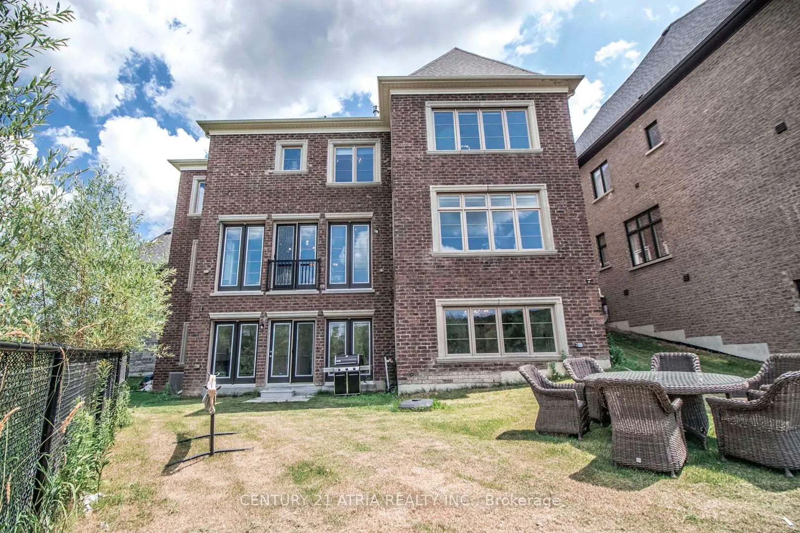 122 Burns Boulevard