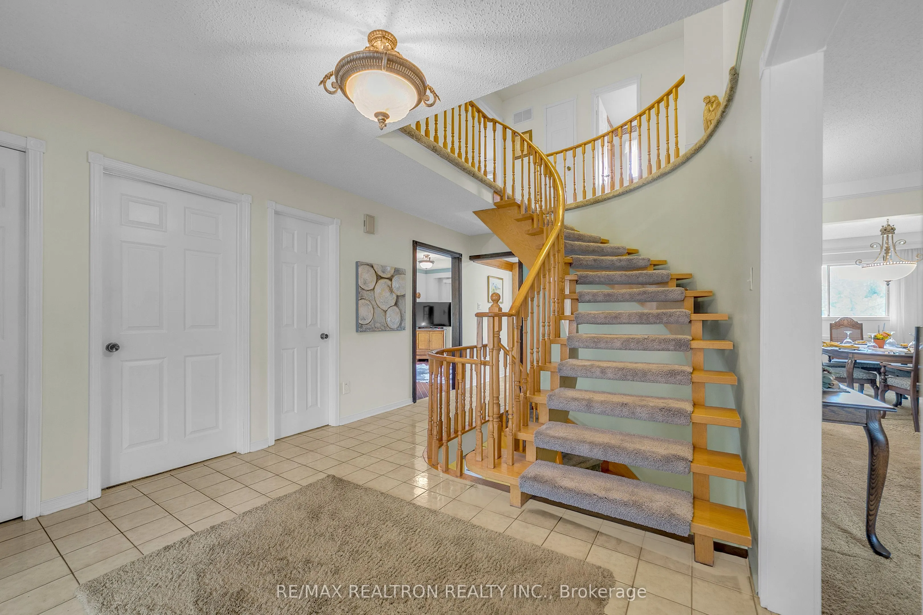 114 Golf Links Drive S