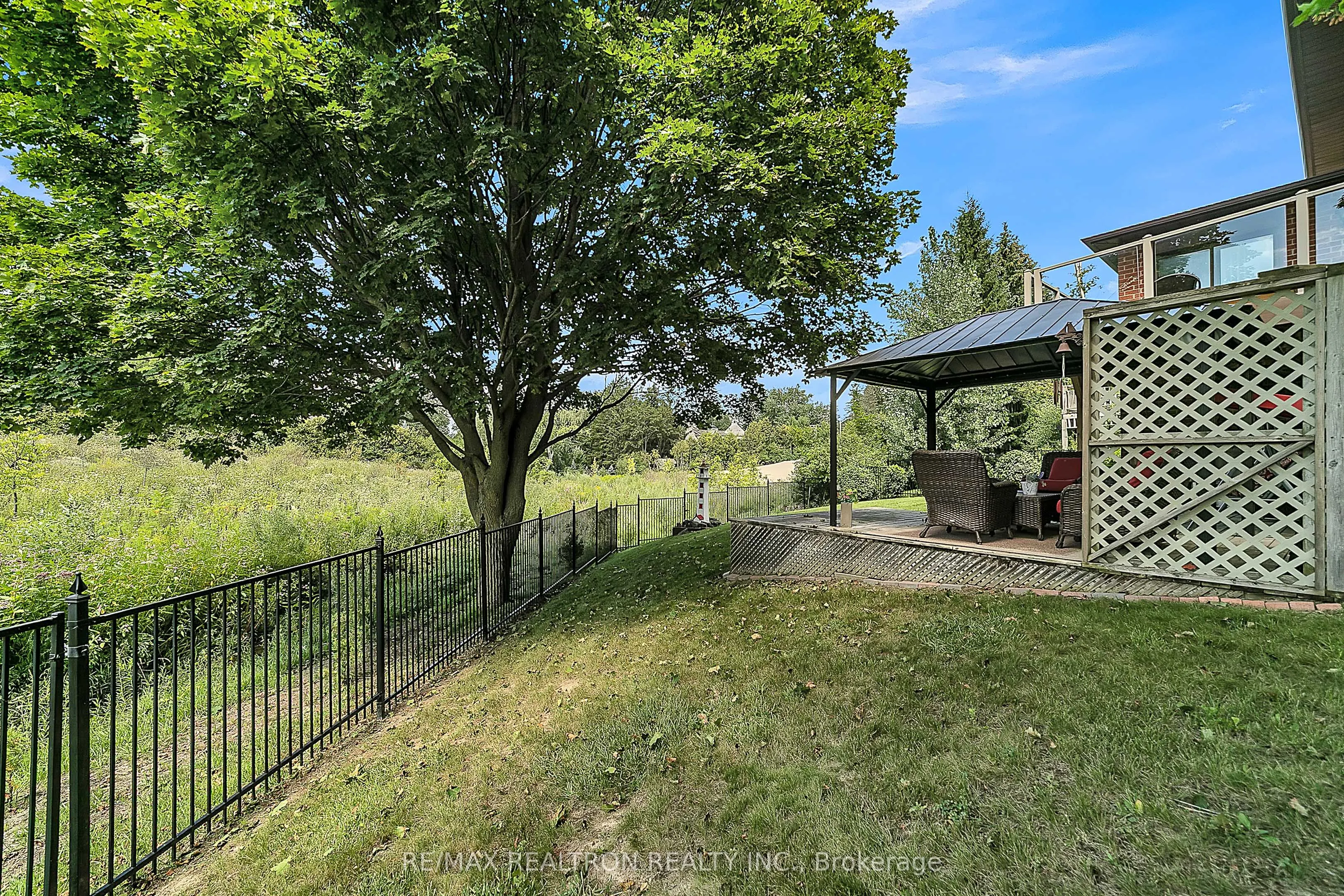 114 Golf Links Drive S