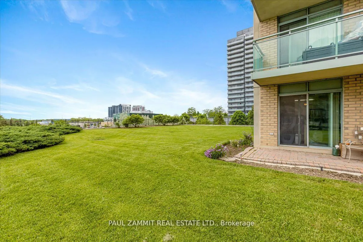 39 Oneida Crescent #306
