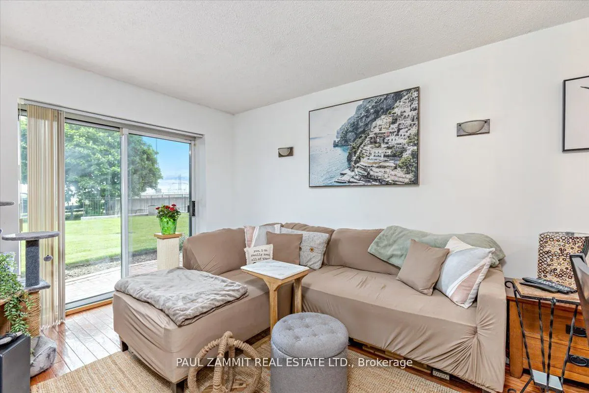 39 Oneida Crescent #306