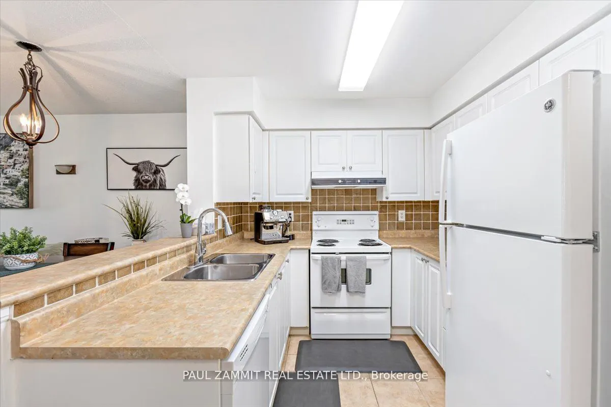 39 Oneida Crescent #306