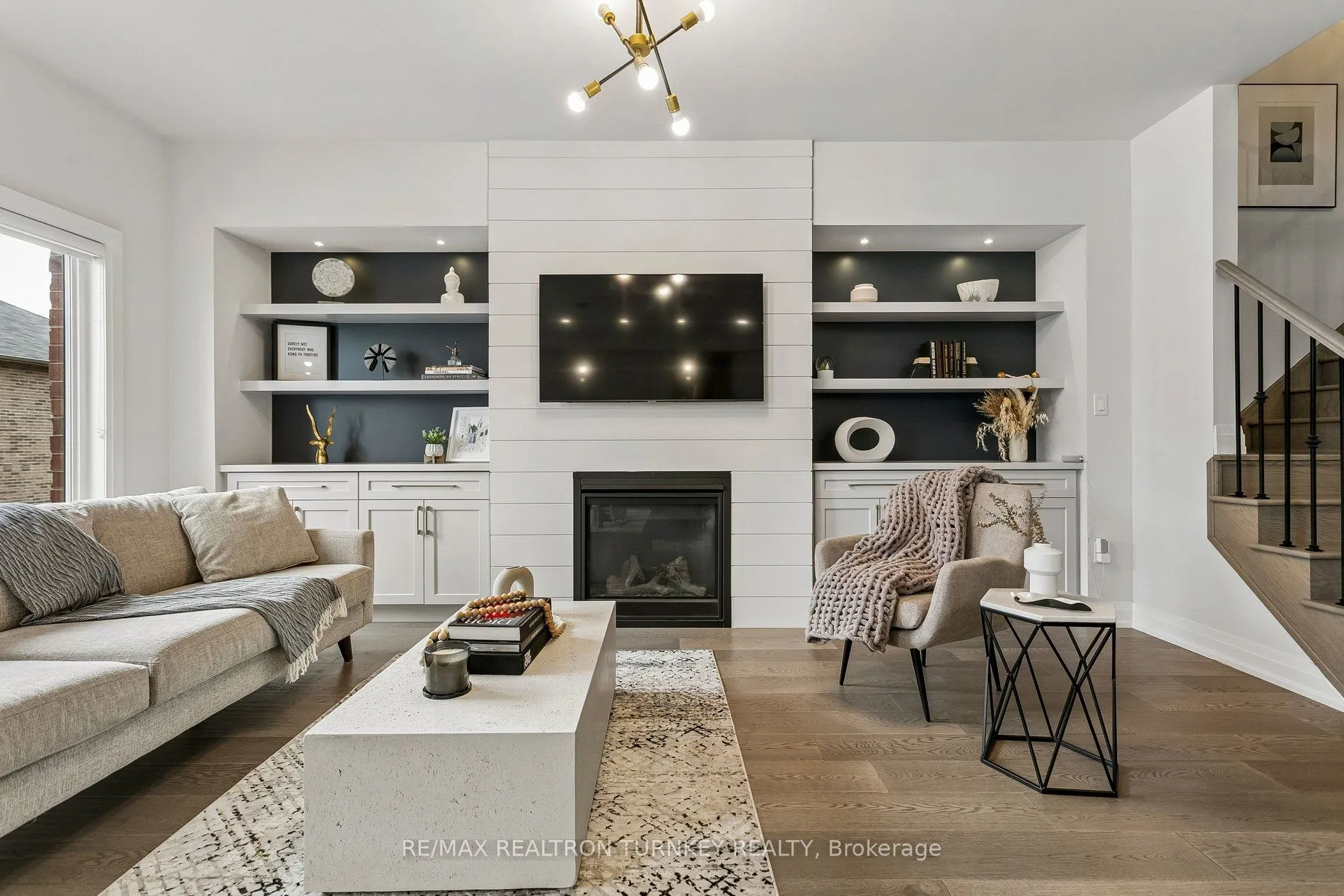 4 Gord Matthews Way