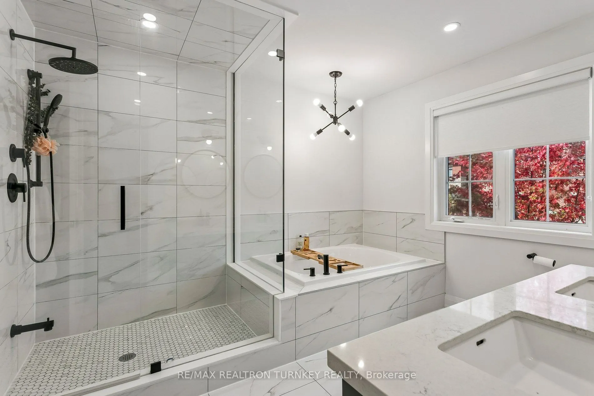 4 Gord Matthews Way