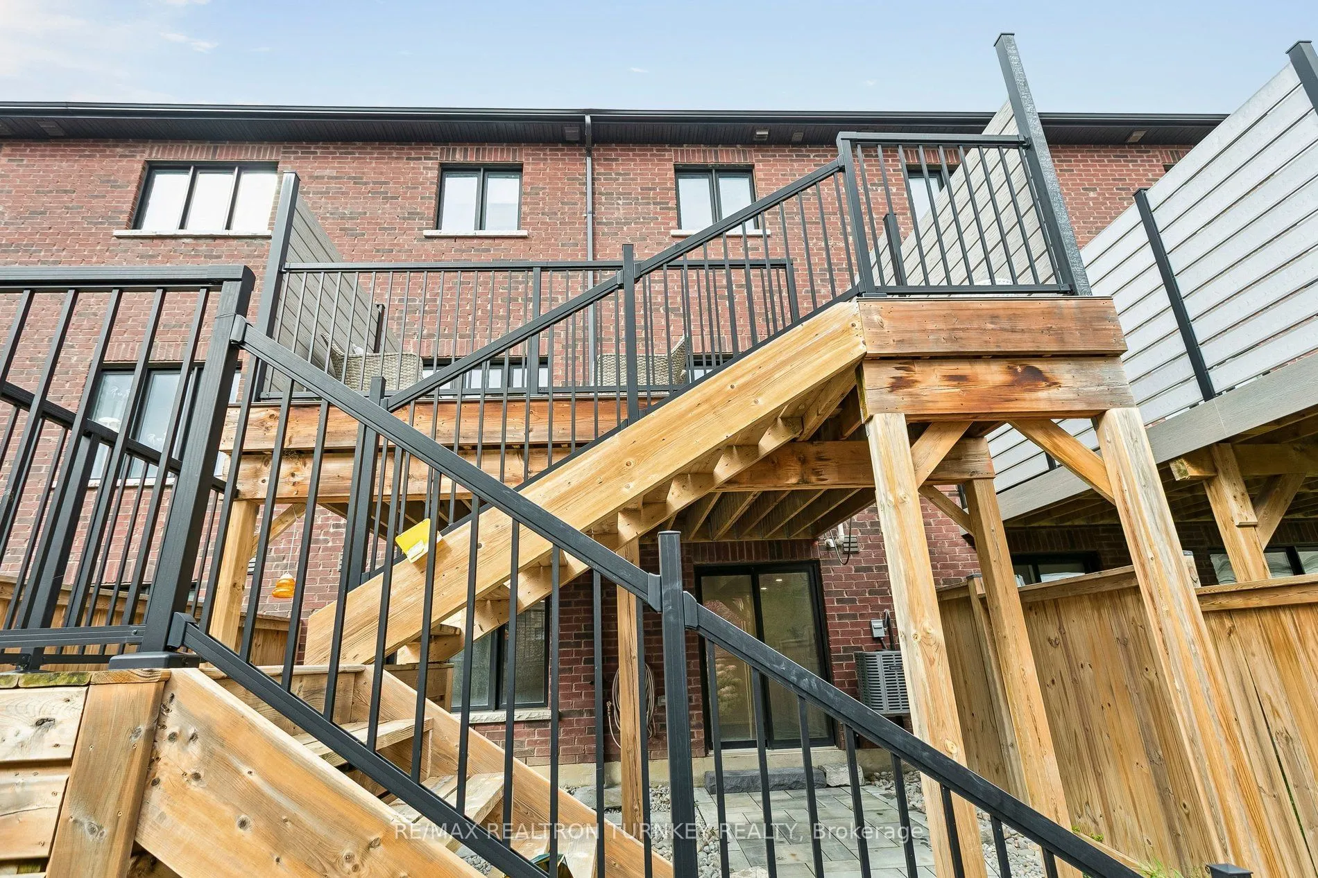 4 Gord Matthews Way