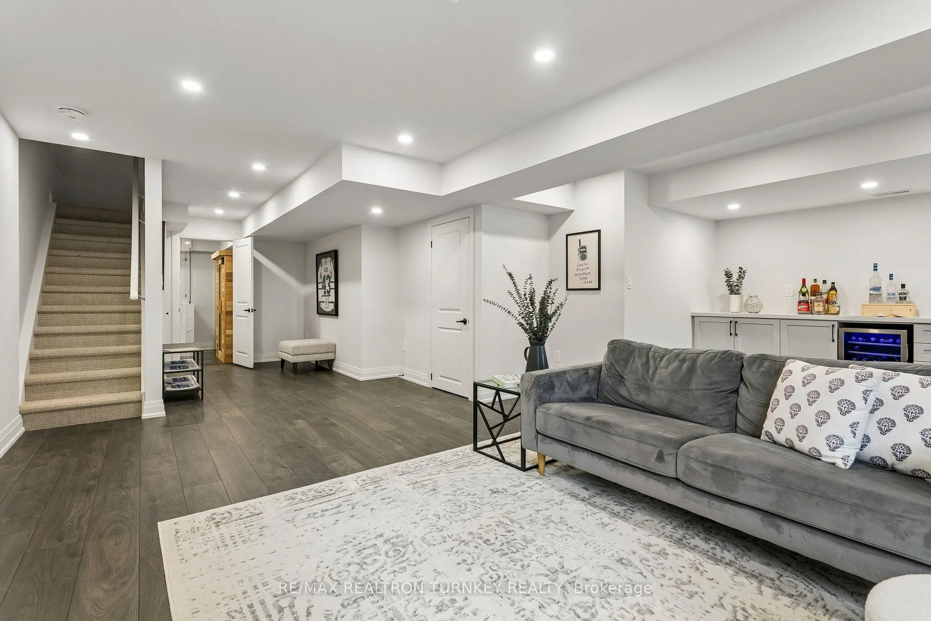 4 Gord Matthews Way
