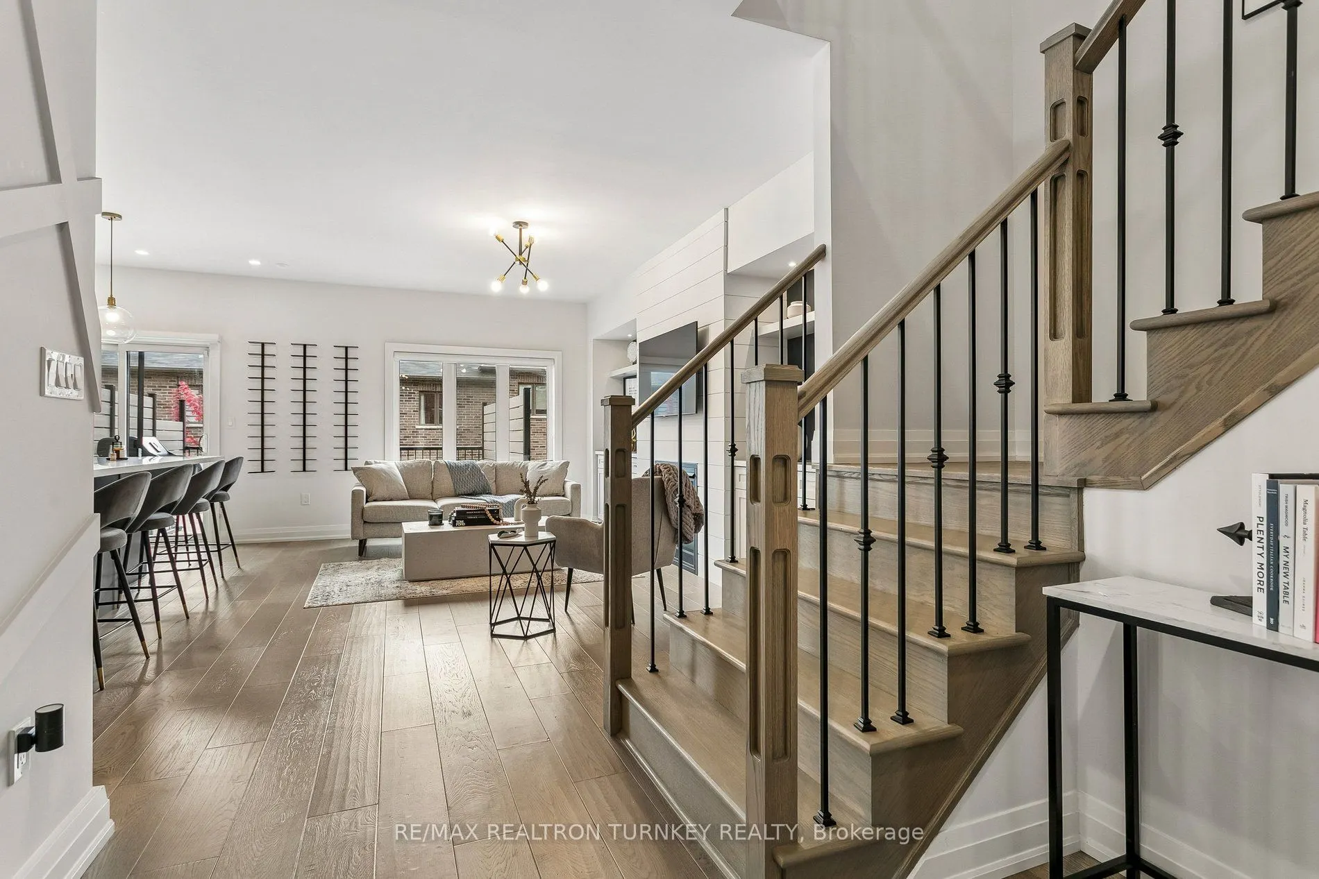 4 Gord Matthews Way