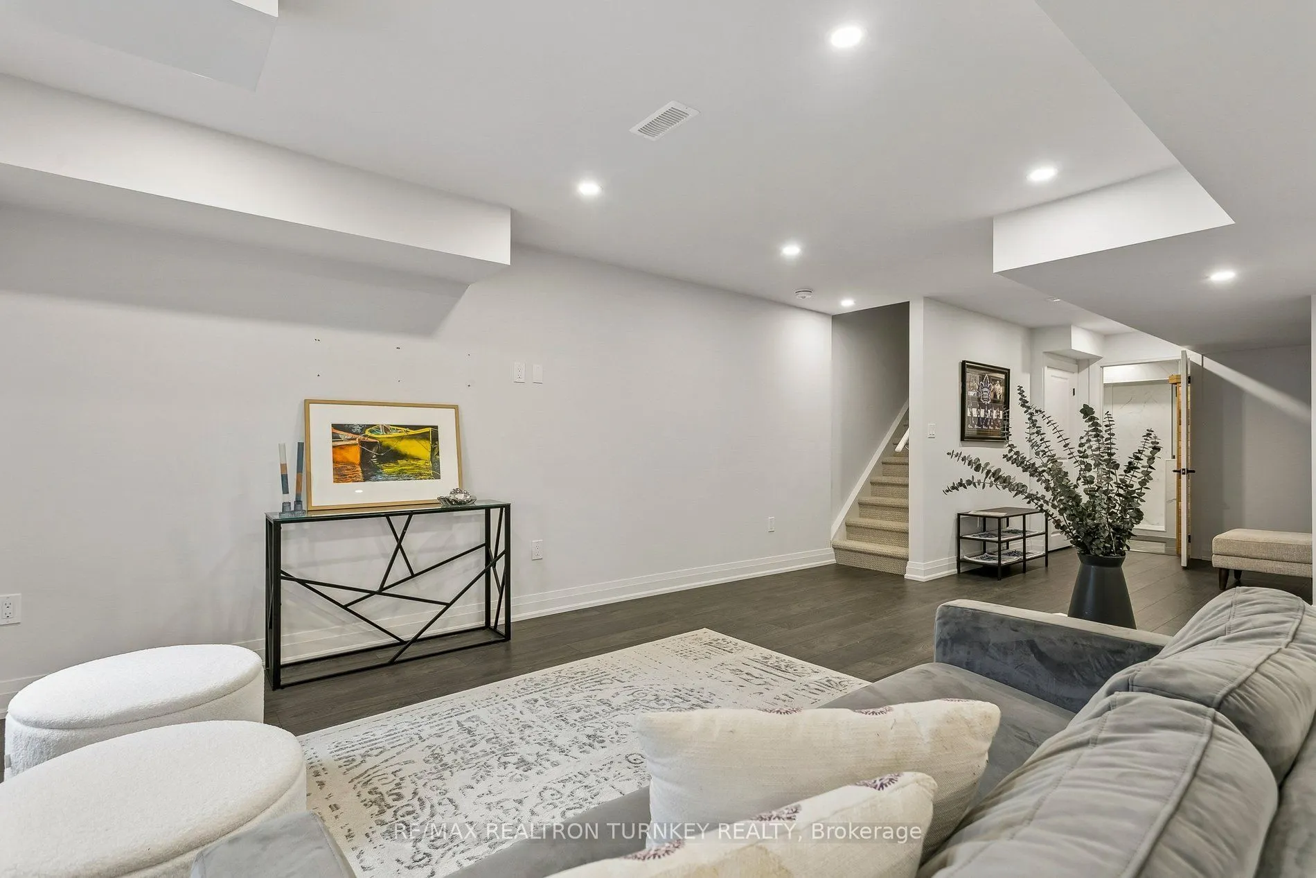 4 Gord Matthews Way
