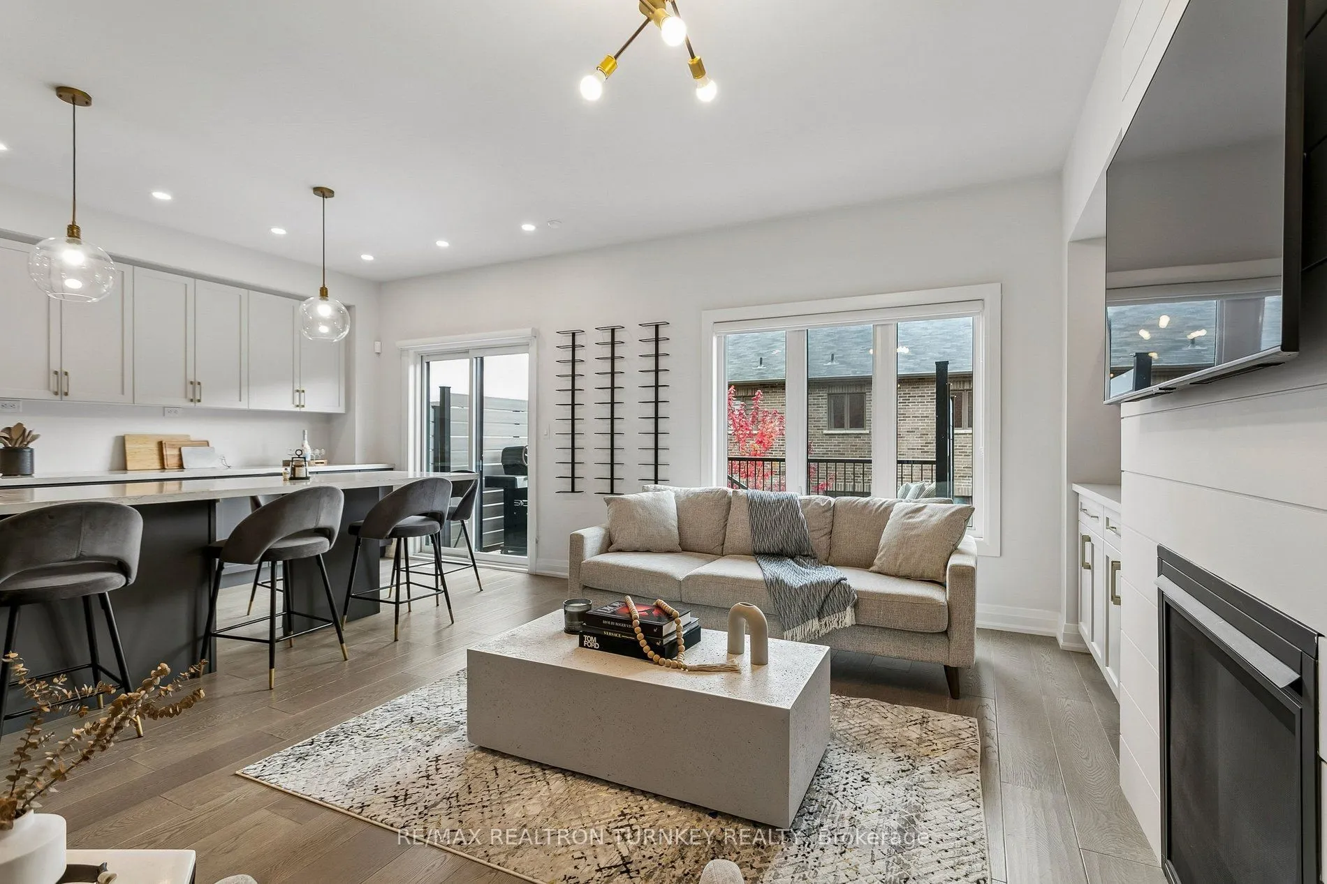 4 Gord Matthews Way