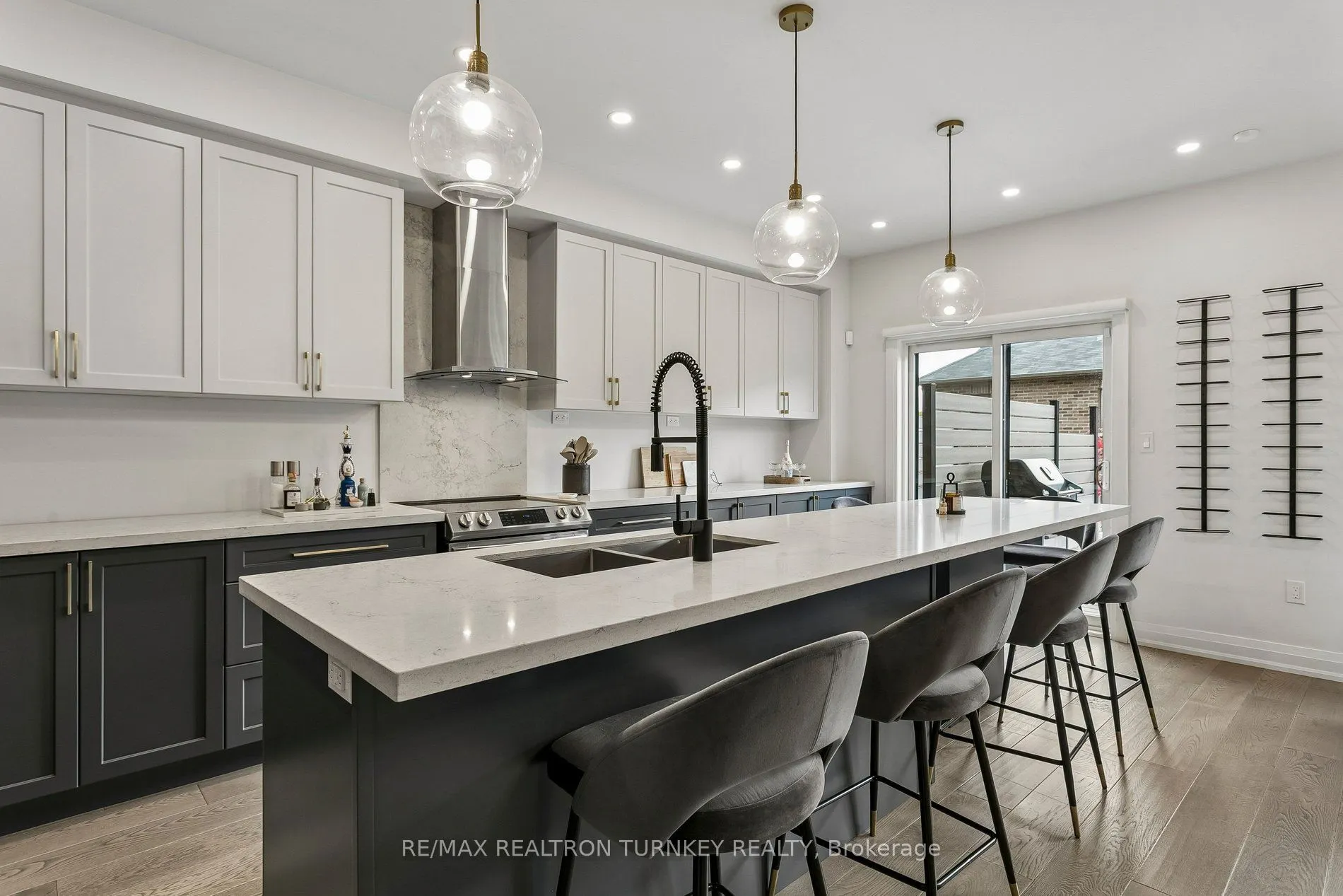 4 Gord Matthews Way