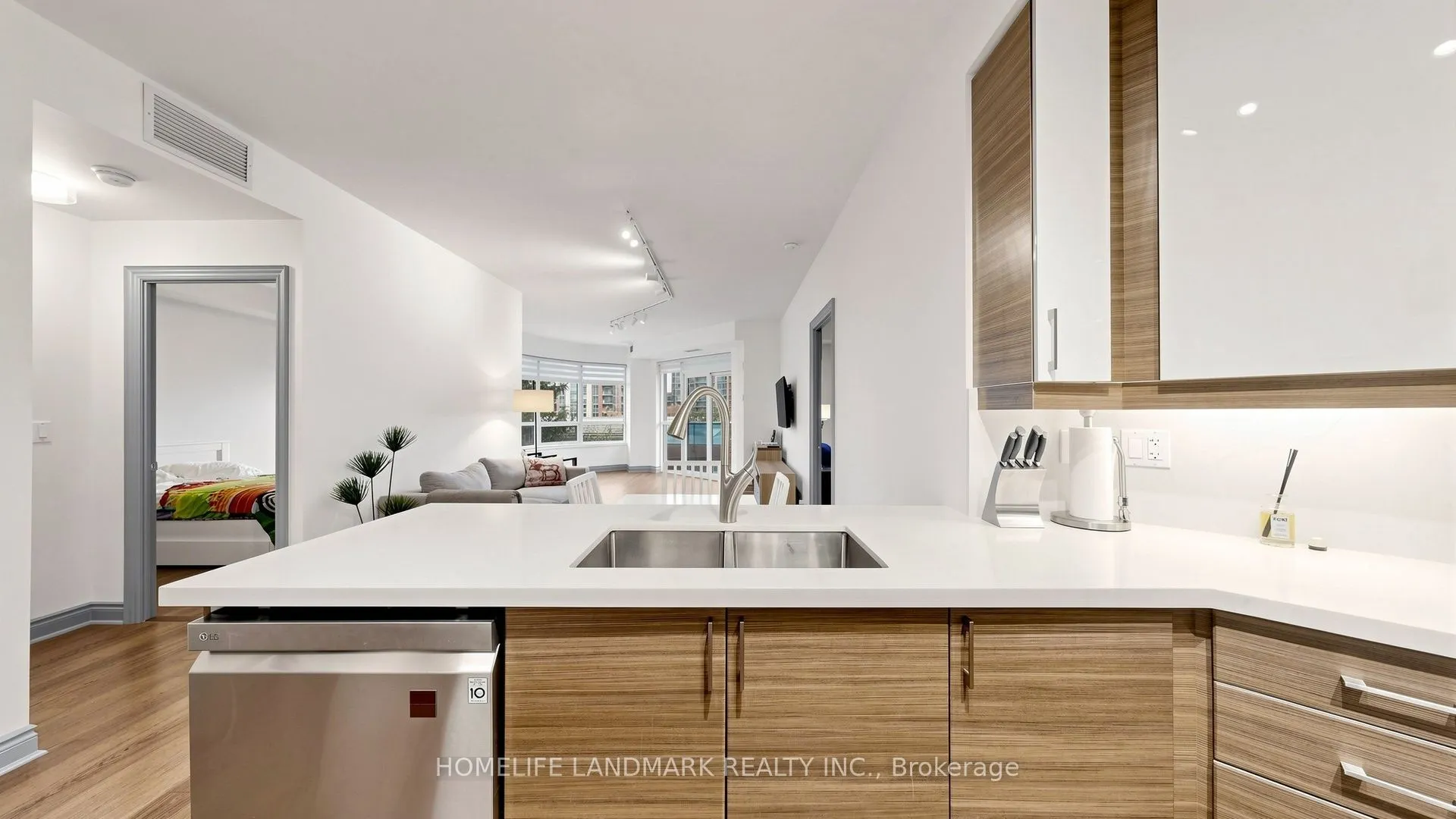 23 Cox Boulevard #258