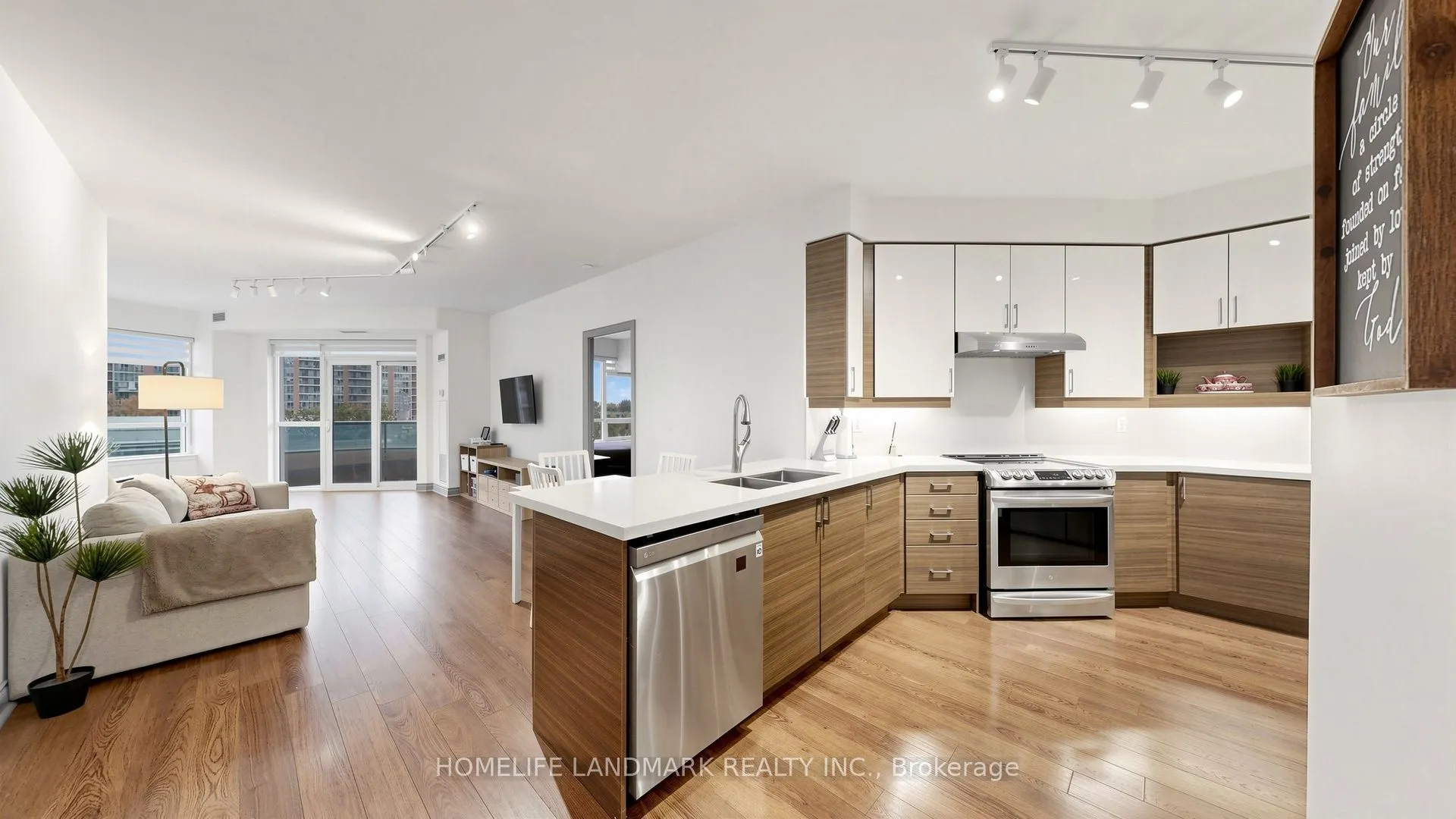 23 Cox Boulevard #258