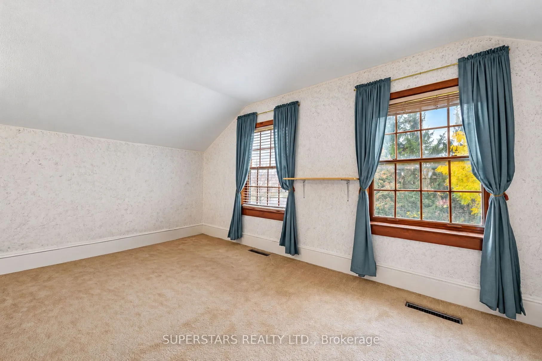 17450 Bathurst Street