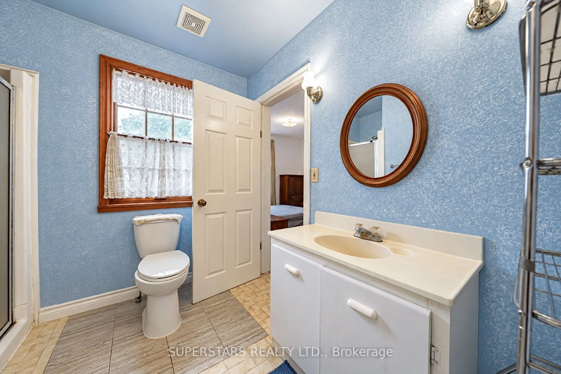 17450 Bathurst Street