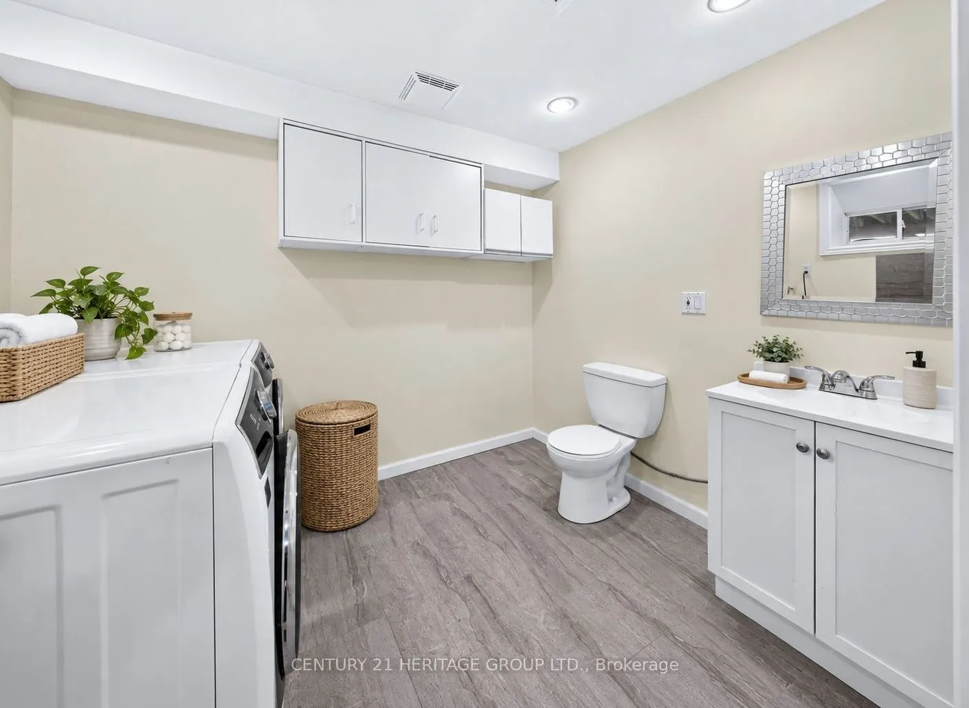378 Spruce Grove Crescent