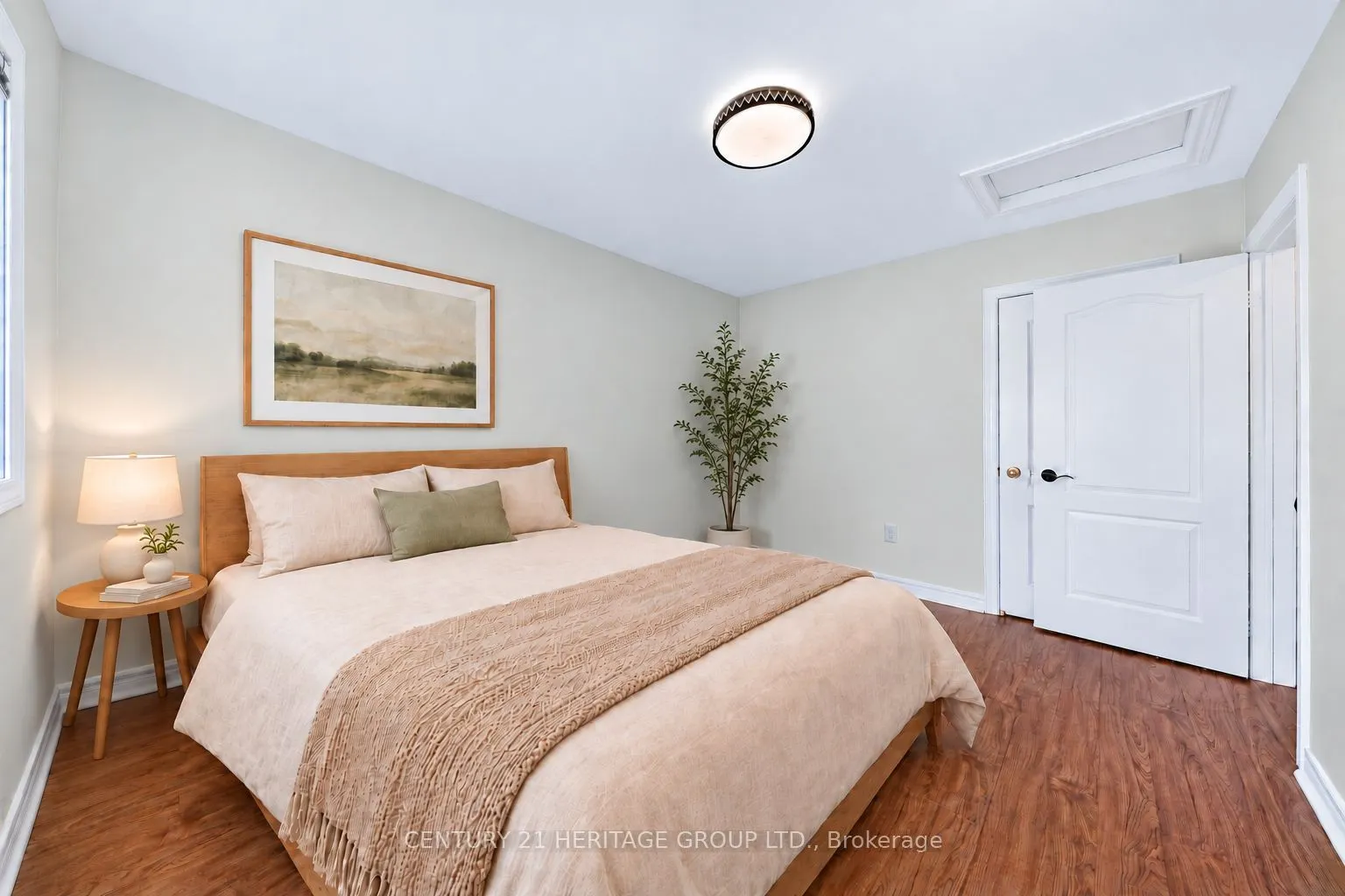 378 Spruce Grove Crescent