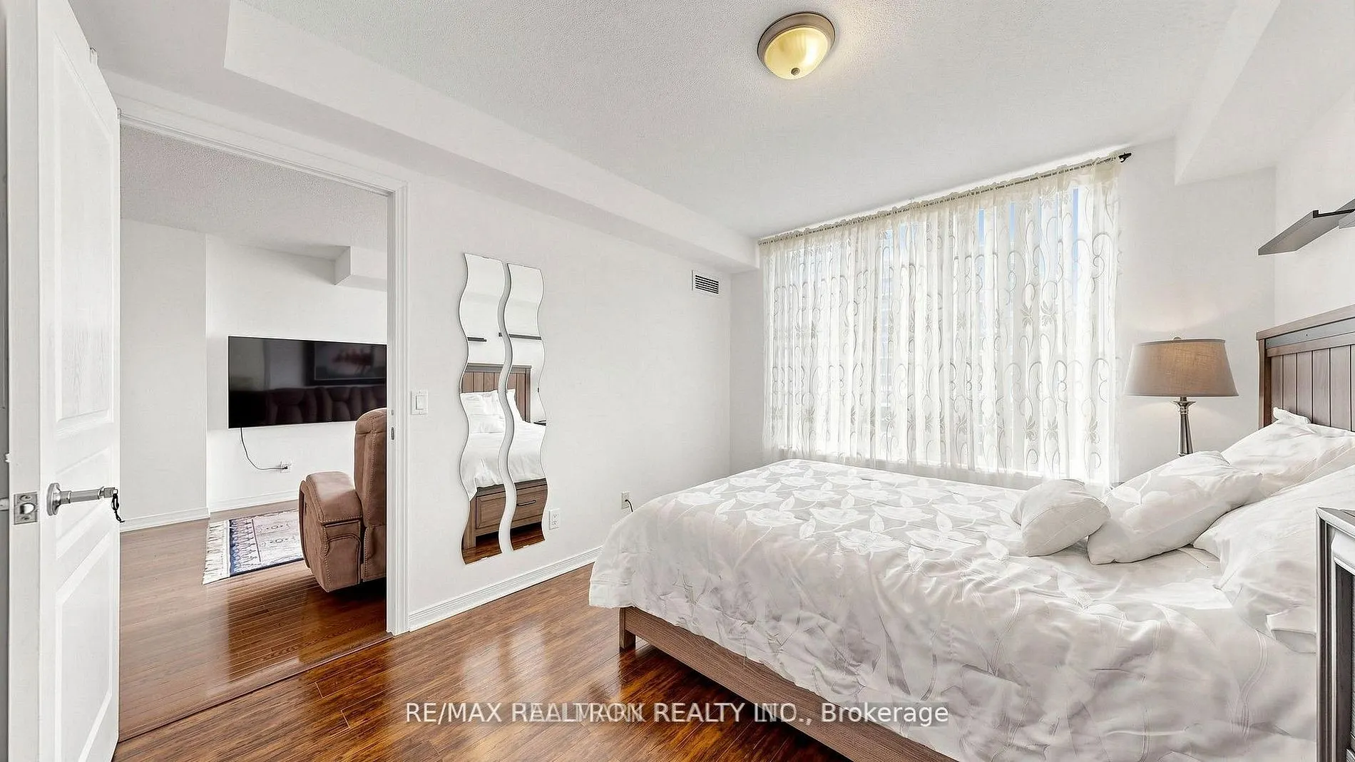 310 Red Maple Road #712