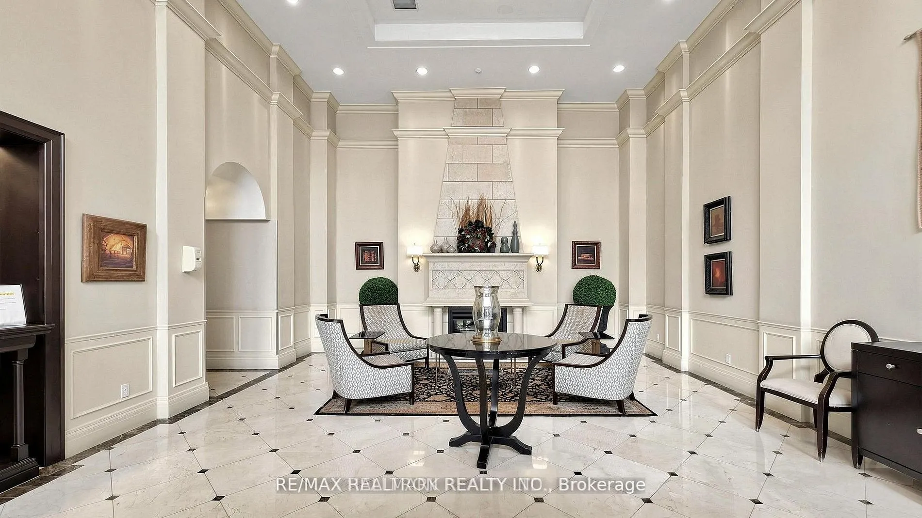 310 Red Maple Road #712