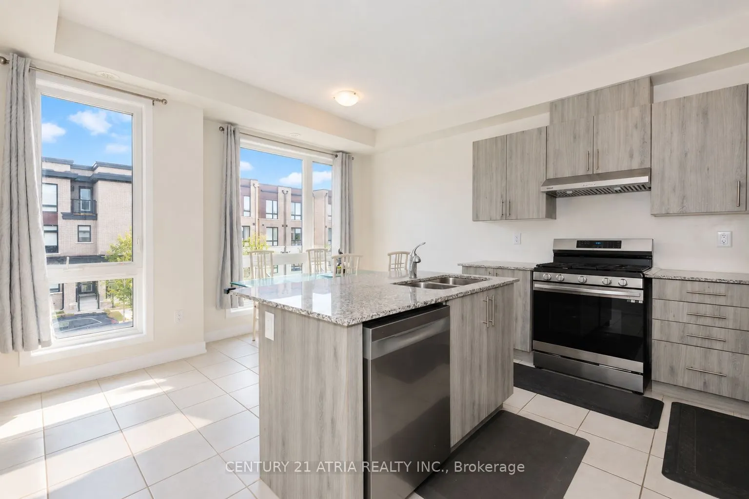 69 Stauffer Crescent