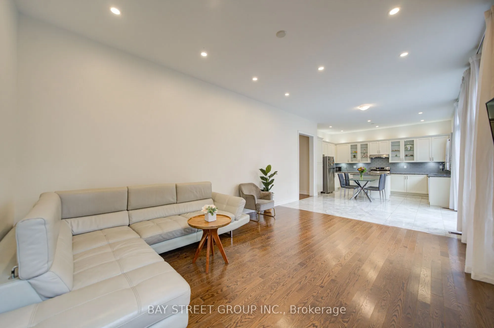 30 Ben Sinclair Avenue