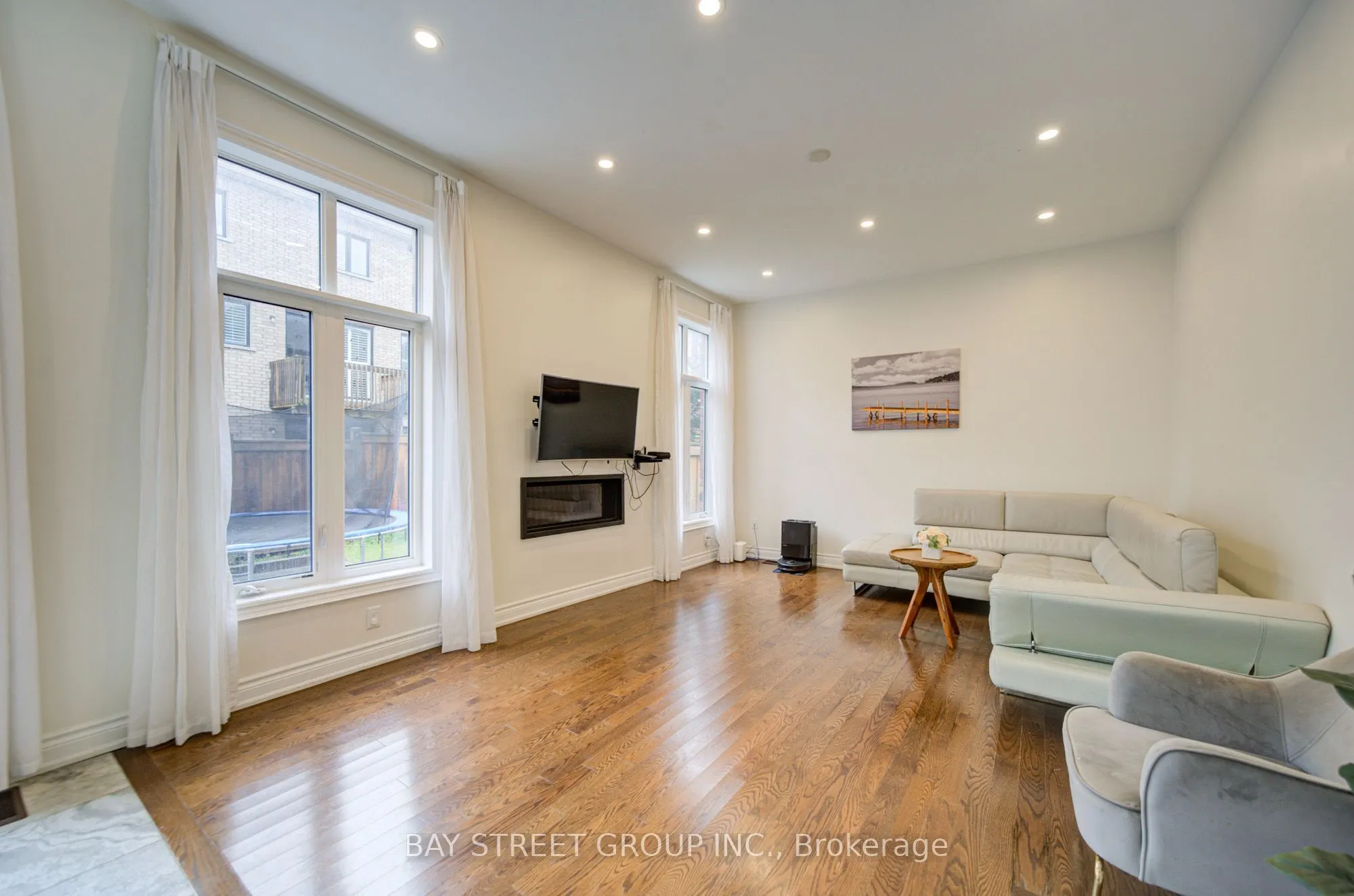 30 Ben Sinclair Avenue