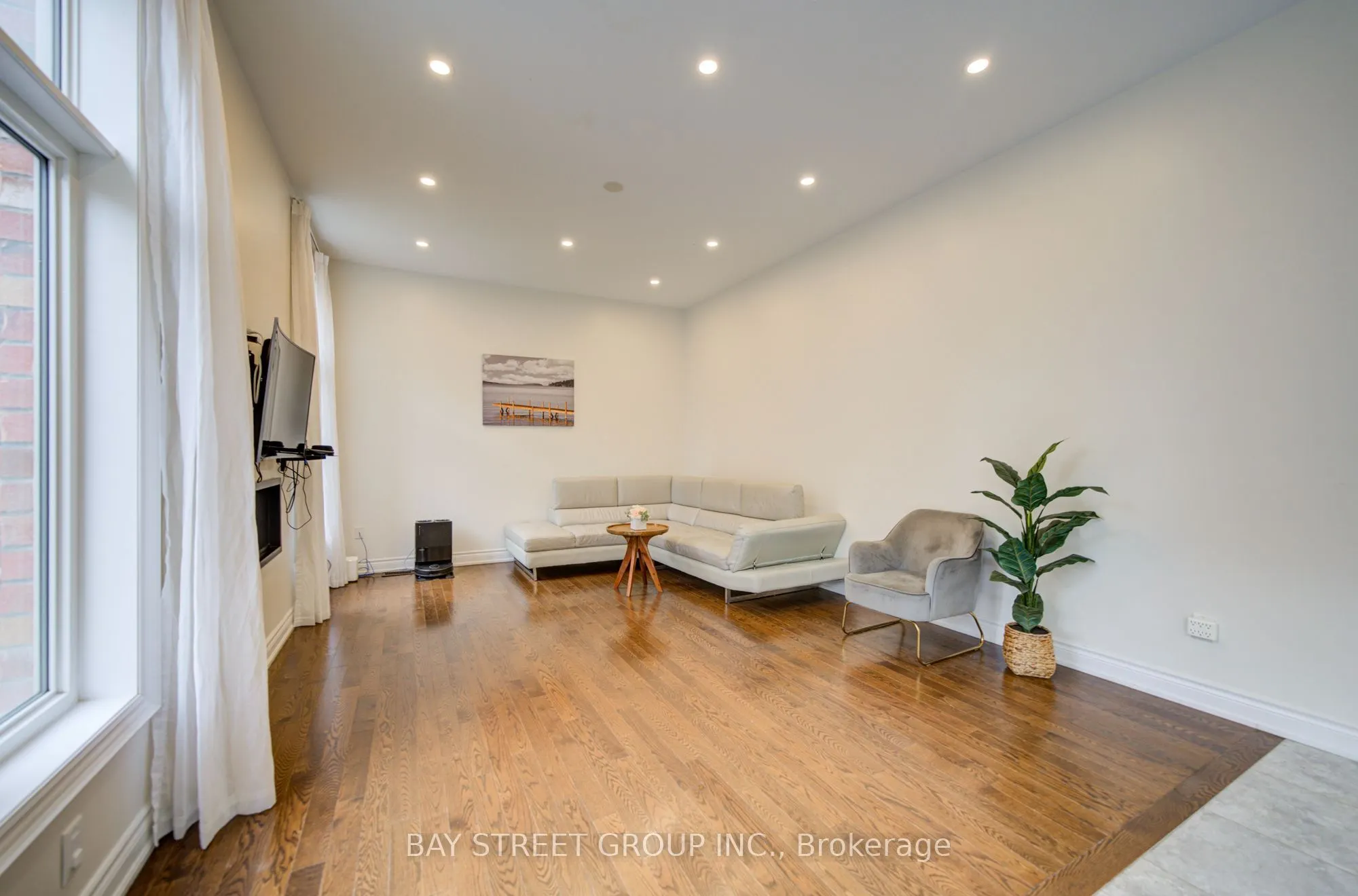 30 Ben Sinclair Avenue