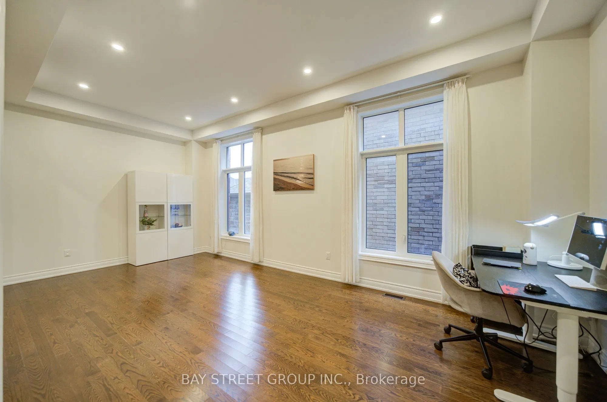 30 Ben Sinclair Avenue