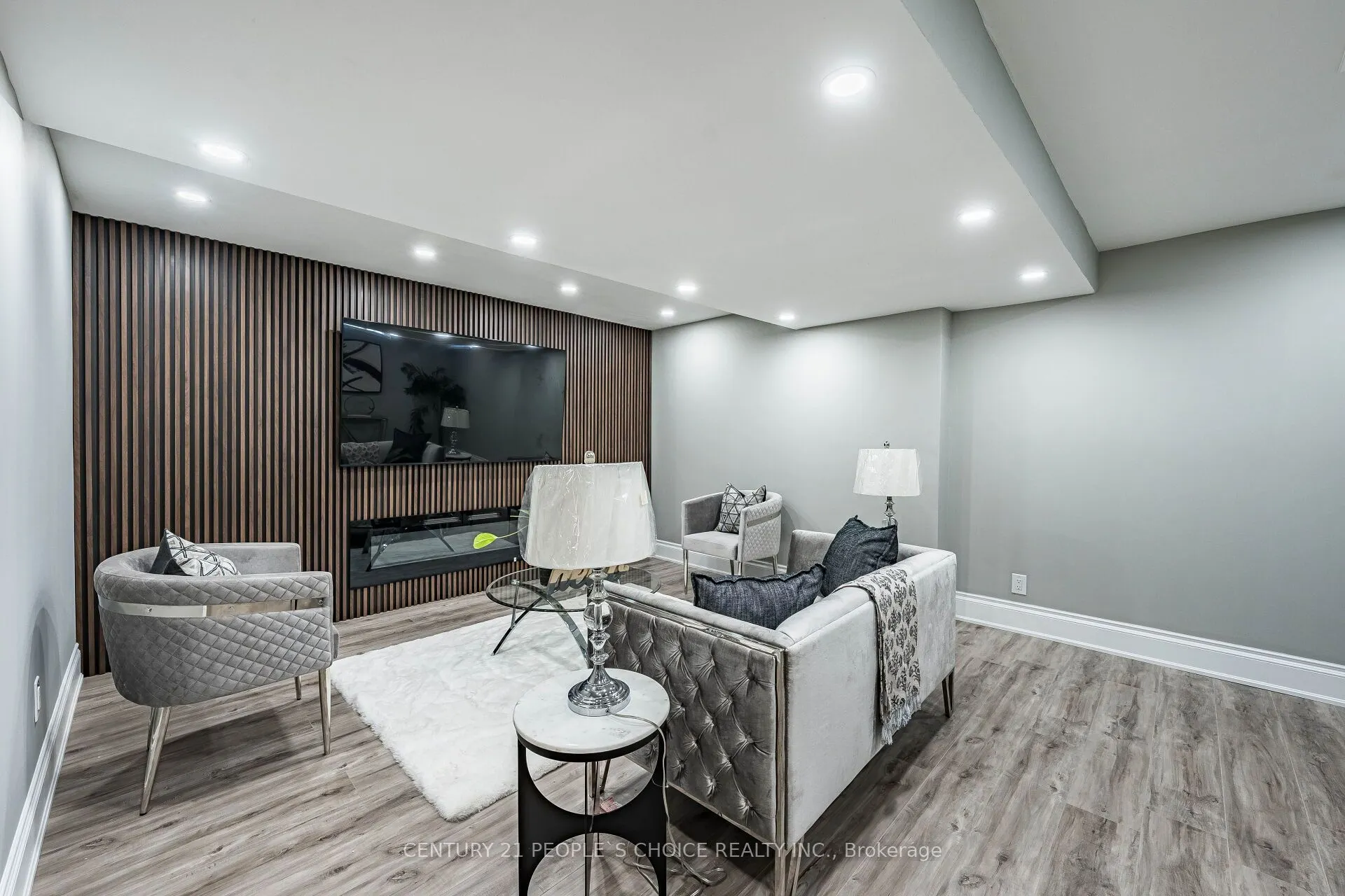 211 Wildberry Crescent