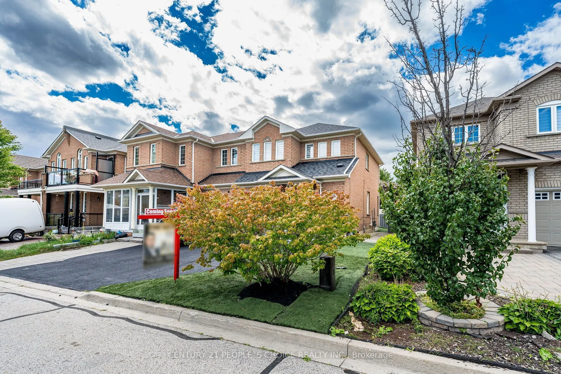 211 Wildberry Crescent