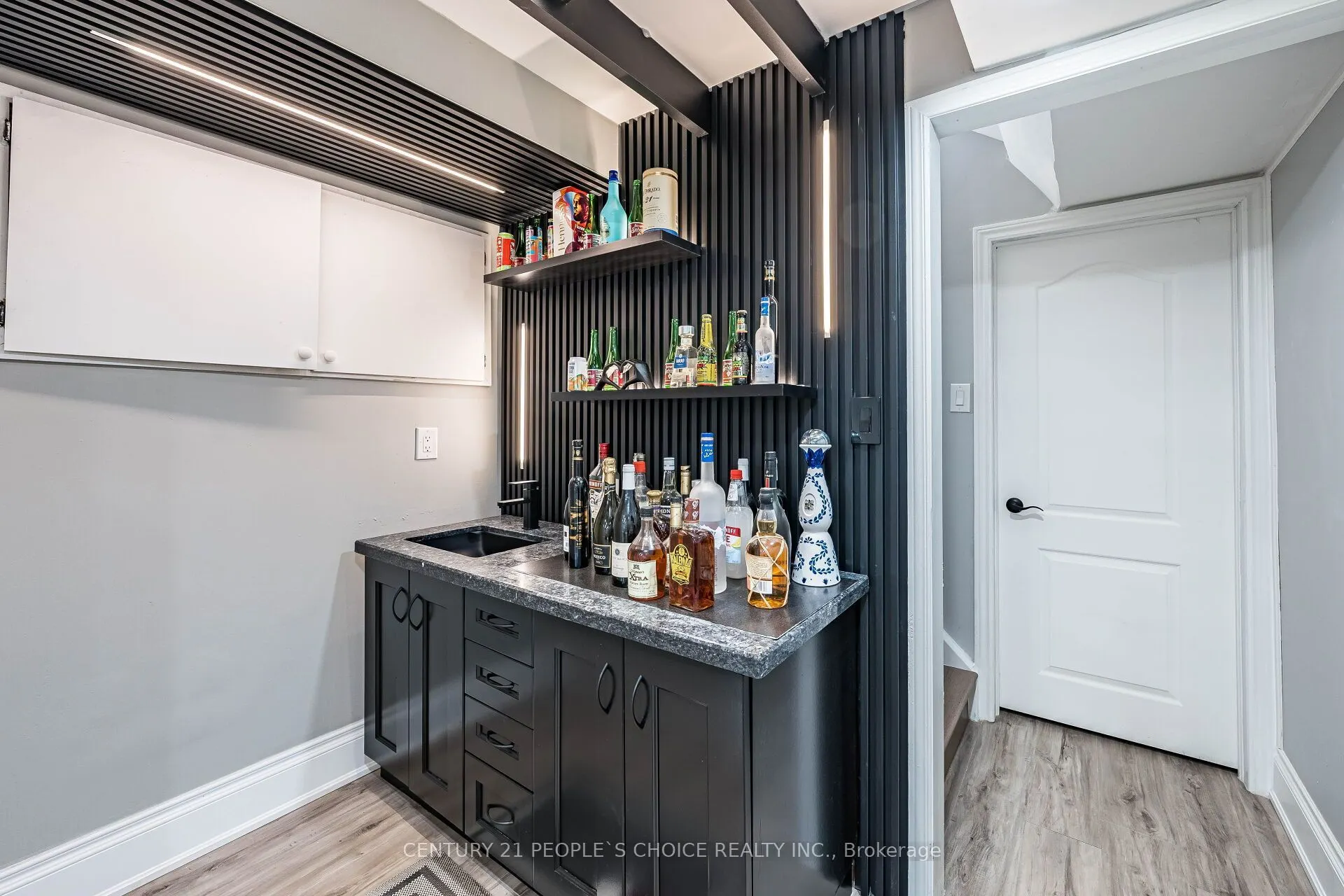 211 Wildberry Crescent