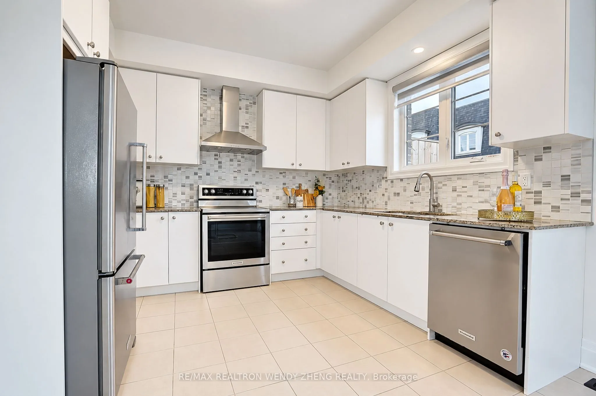 160 Elgin Mills Road W