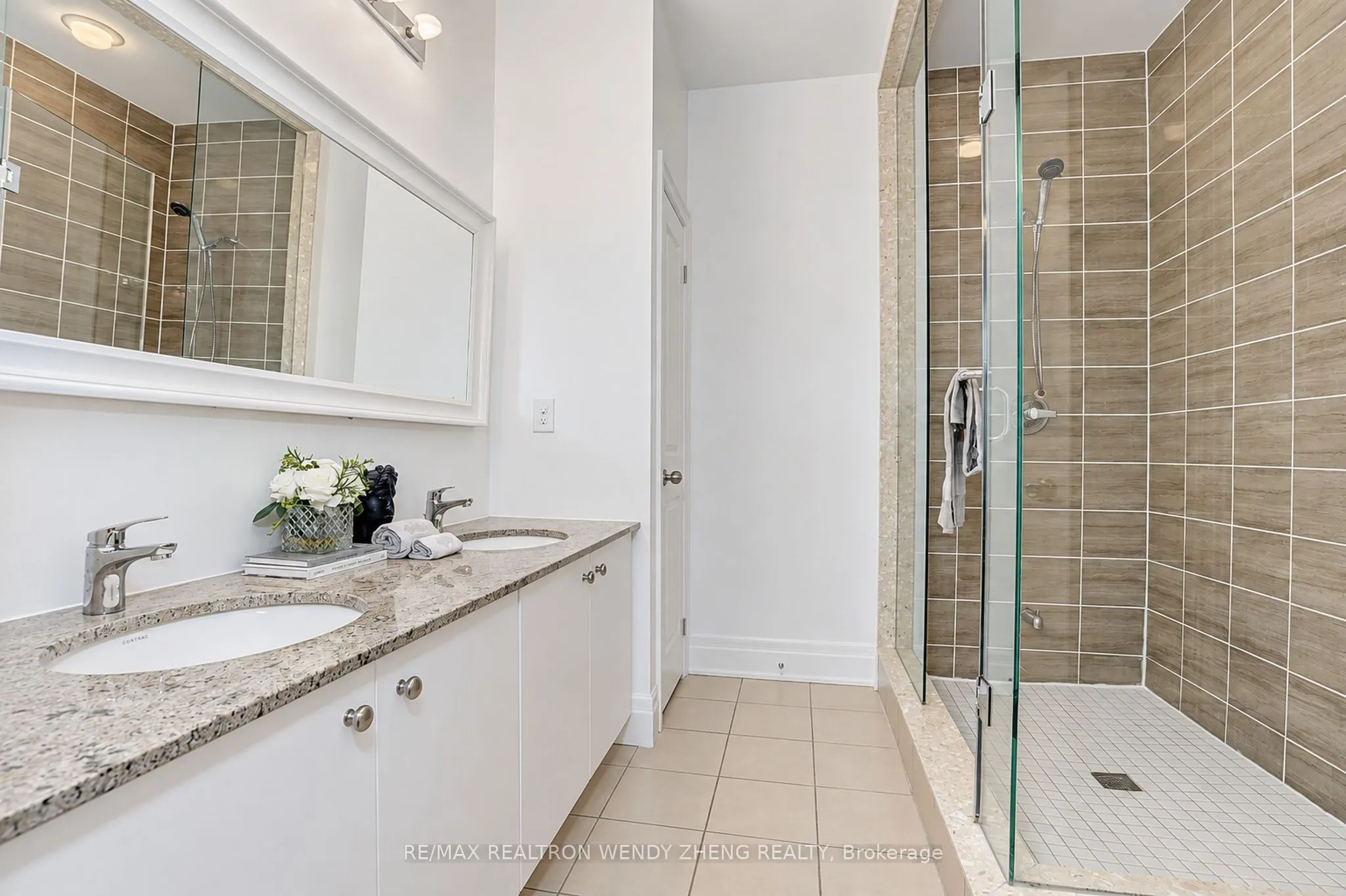 160 Elgin Mills Road W